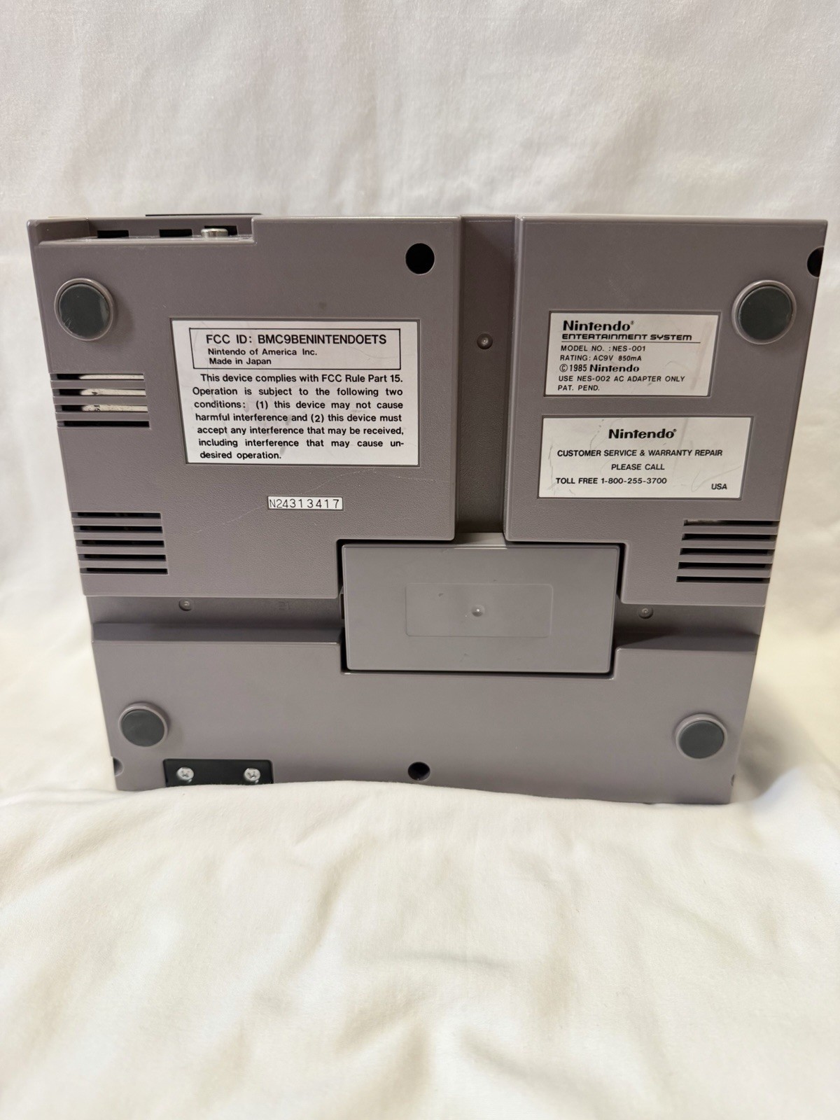 Nintendo Entertainment System NES-001 Console Bundle Cords Controllers Game