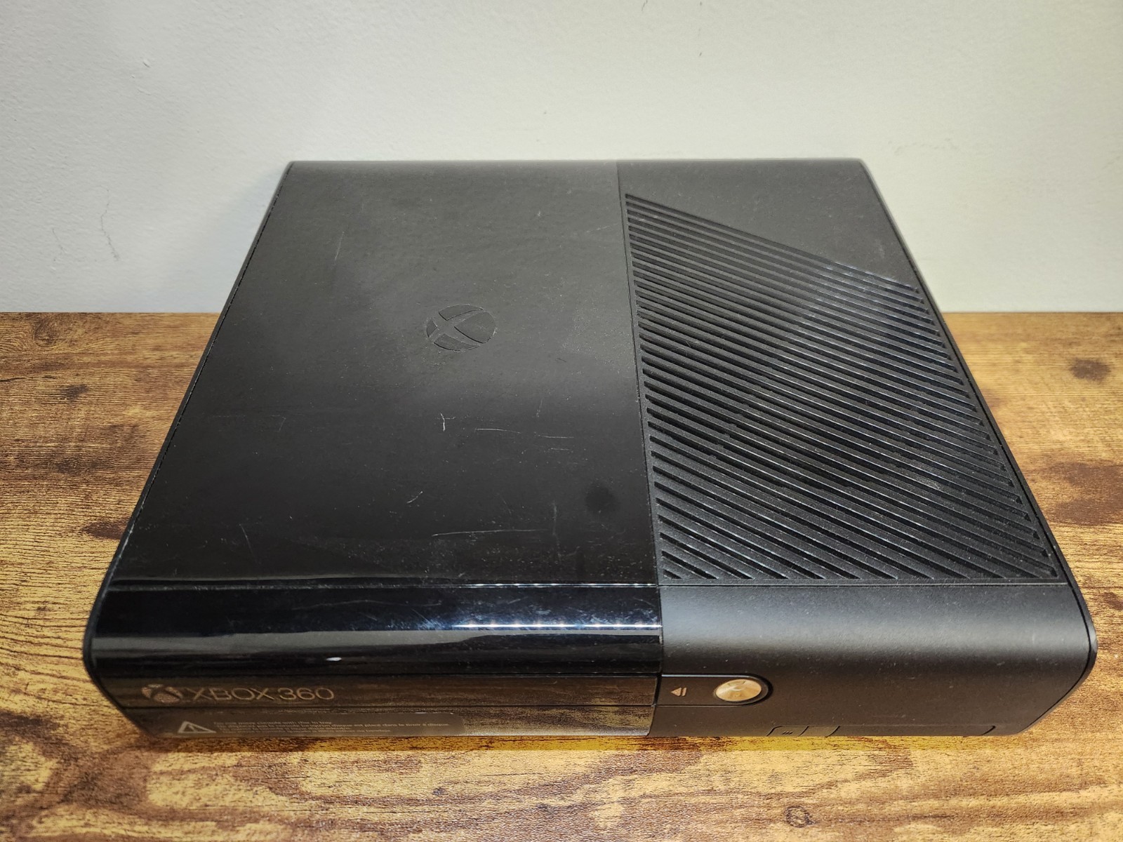Microsoft Xbox 360 E 250GB Game Console W/ Kinect 2 Controllers/ 2 games TESTED