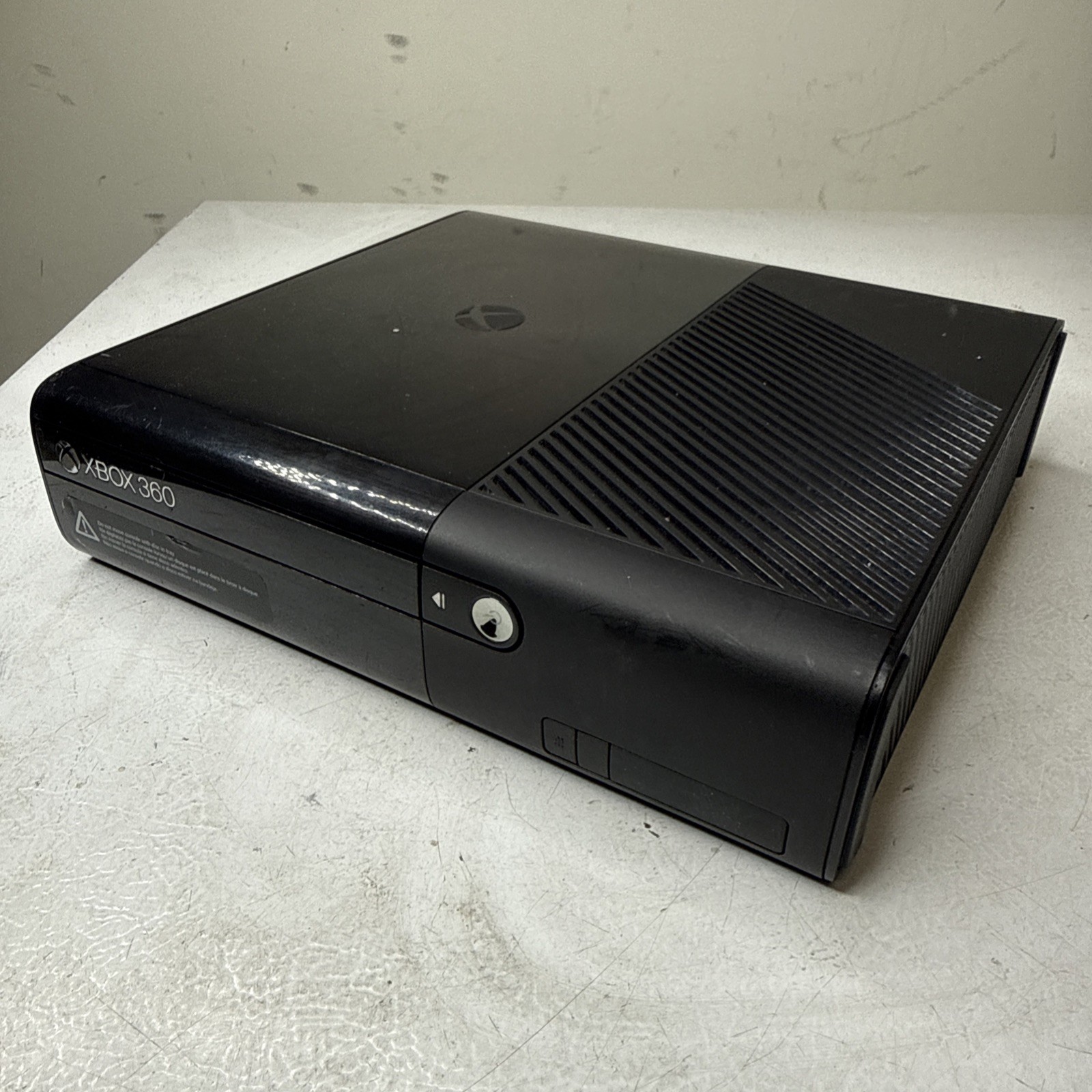 Microsoft Xbox 360 E Console **READ** 4GB *CONSOLE W/CONTROLLER ONLY*
