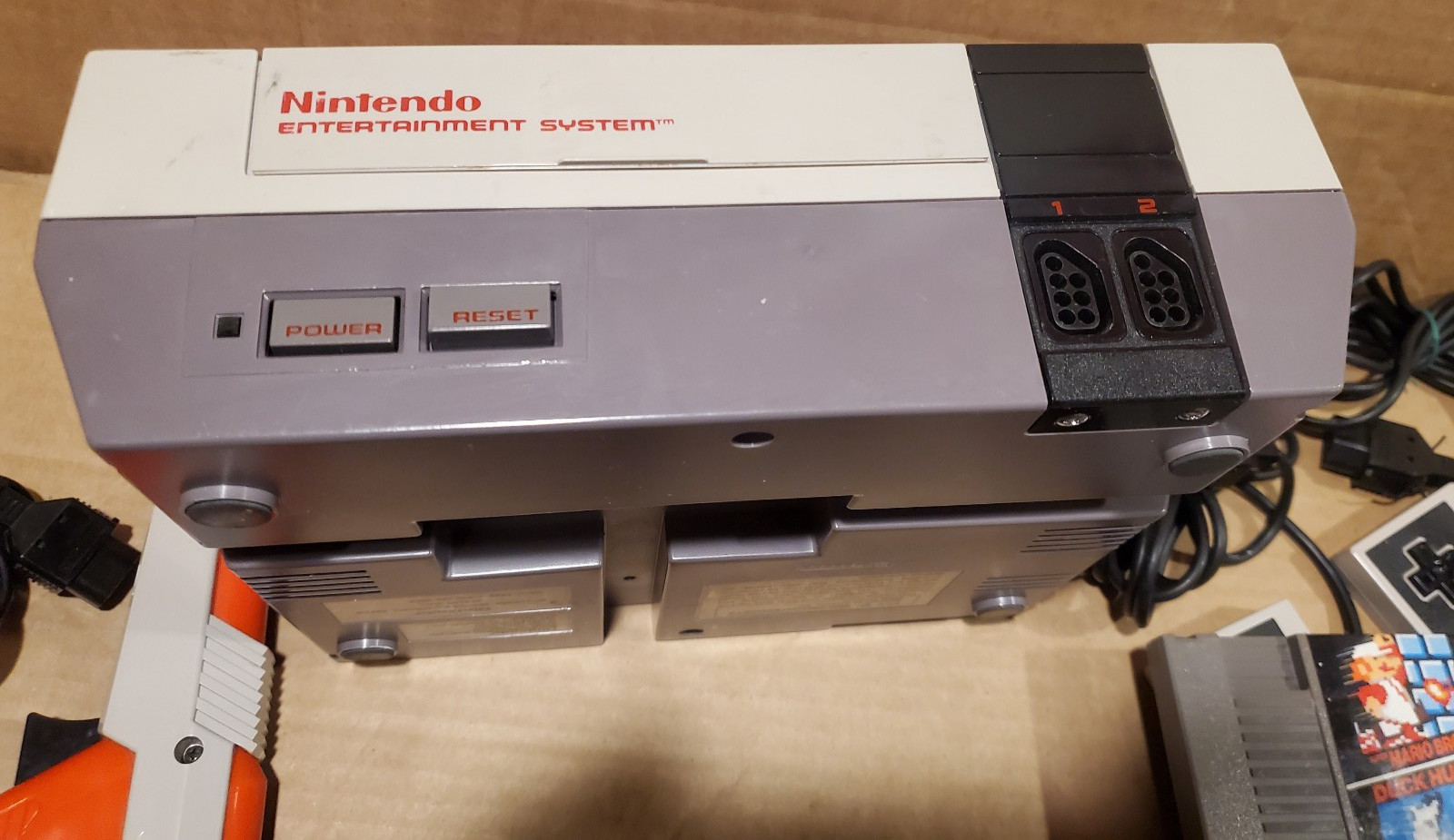 Nintendo NES Action Set Home Console – Tested Working + contrioller zapper game