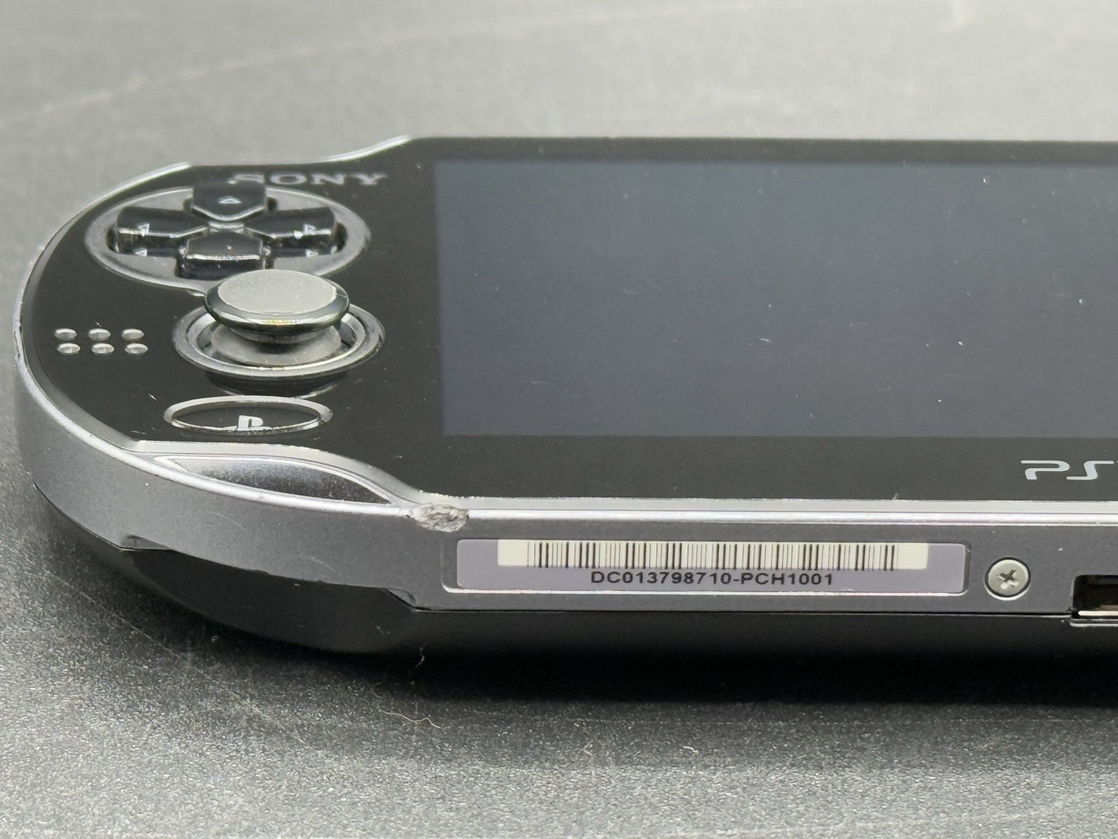 Sony PlayStation PS VITA PCH 1001 Black Console W/Charger & OEM 4GB Memory Card