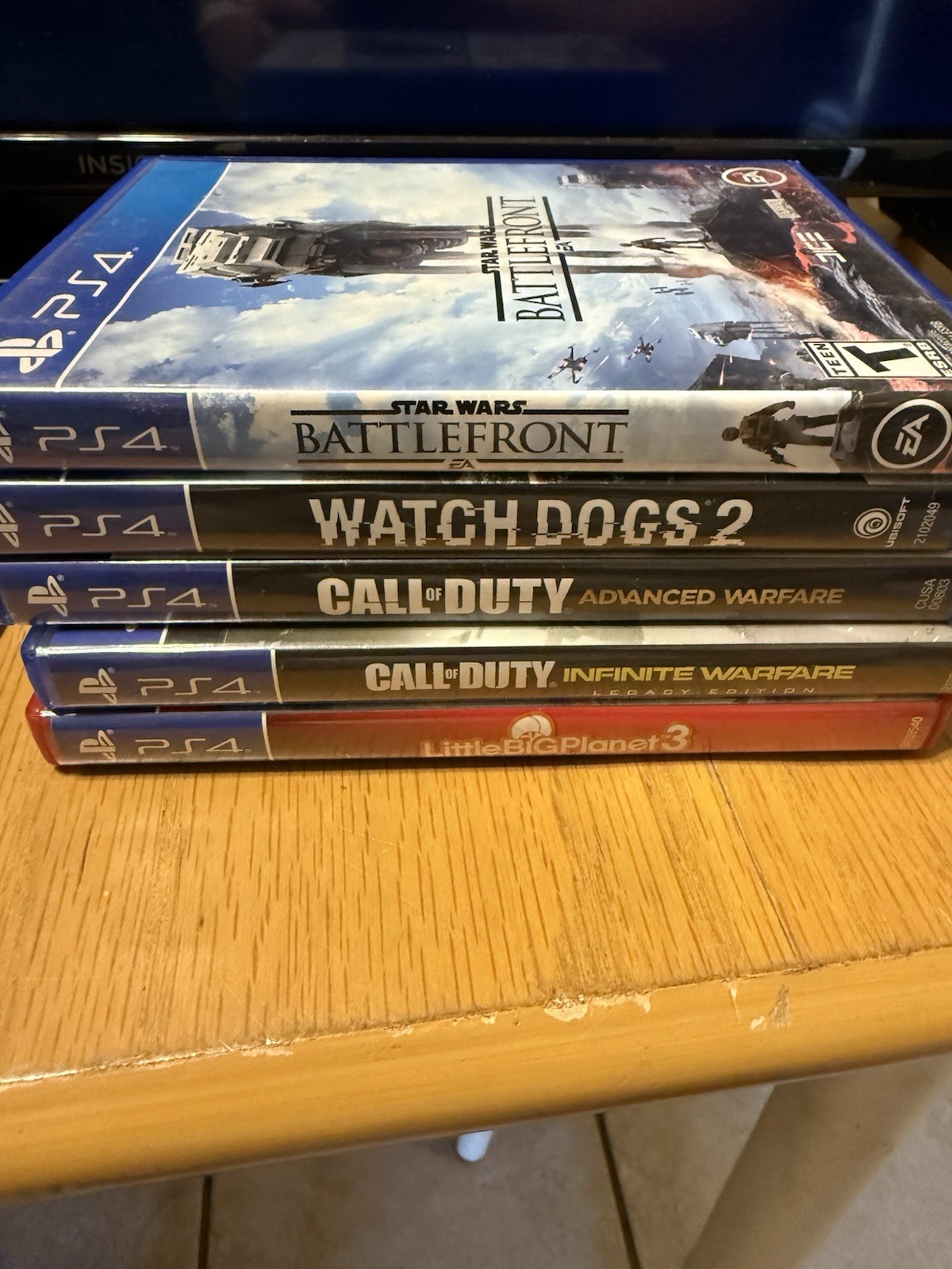 Sony Playstation PS4 500gb CUH 1001a 2 Controllers, Pwr Cord, 6 Games – Reset!