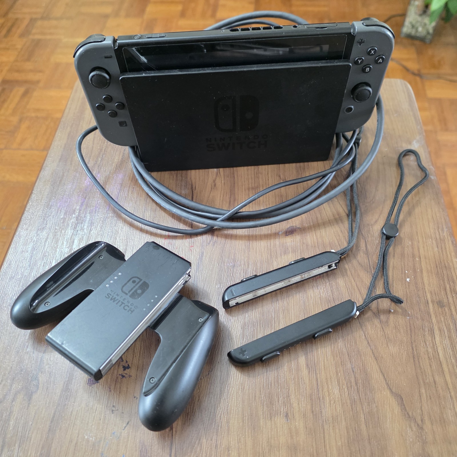 Nintendo Switch Console Gray/Black Joy-Con, Dock, Grip, HDMI, Screen Protector
