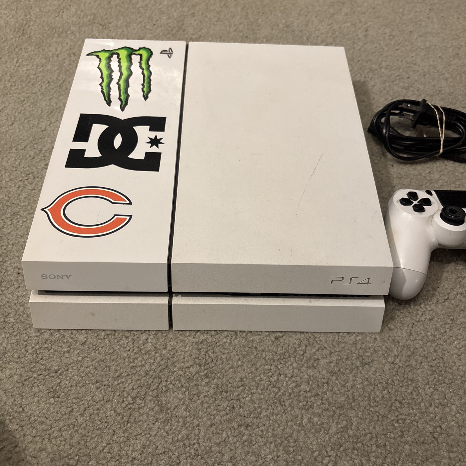 Sony PlayStation 4 Launch Edition Glacier White Console – Tested