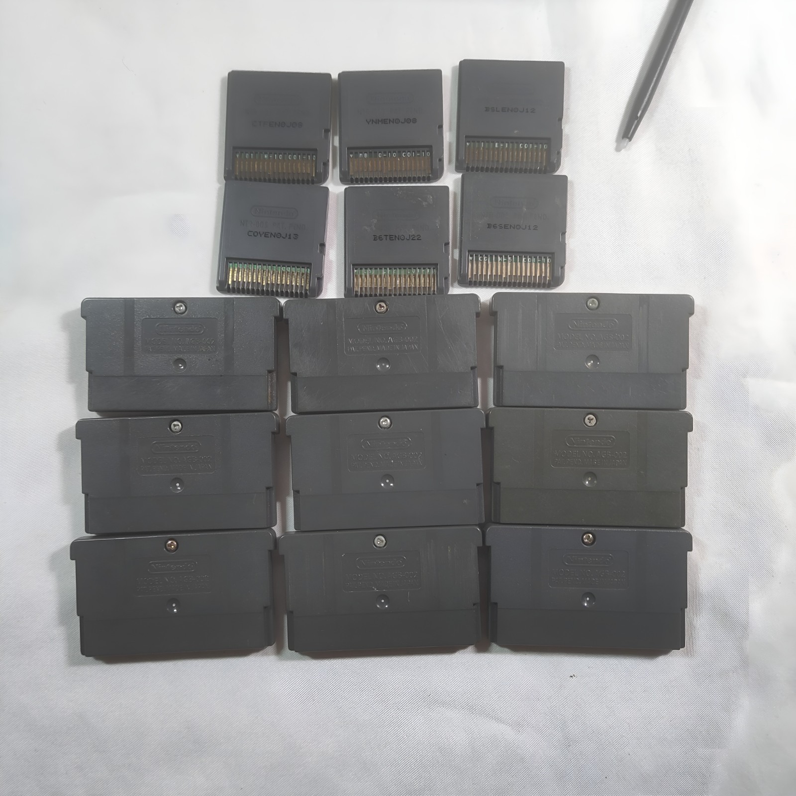Nintendo DS Console Bundle w/ 15 Games(6 DS & 9 GBA) with Charger WORKS Great!!!