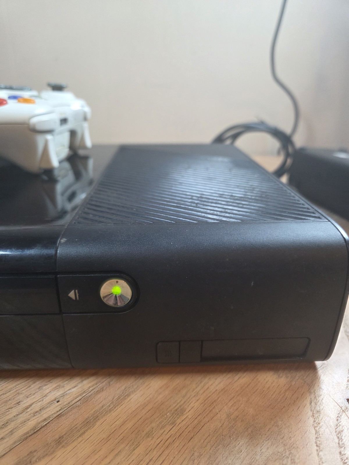 Xbox 360 E Black 1538 Video Game Console w/Chords No HD Tested