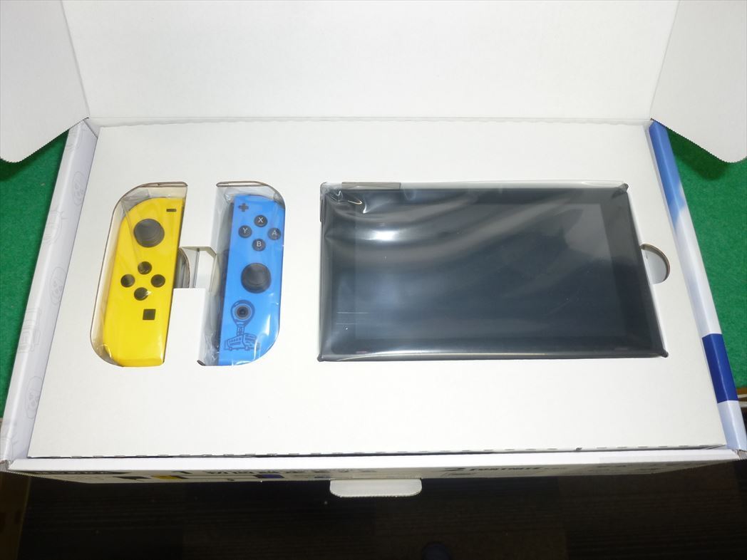Nintendo Switch HAC-001(-01) Fortnite Wildcat Console Bundle Code NOT INCLUDED