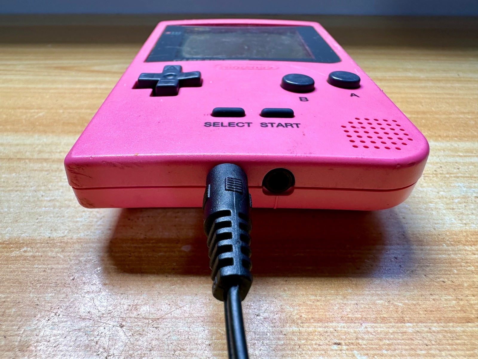 Nintendo Gameboy Pocket MGB-001 Hot Fuchsia Pink Handheld System Console