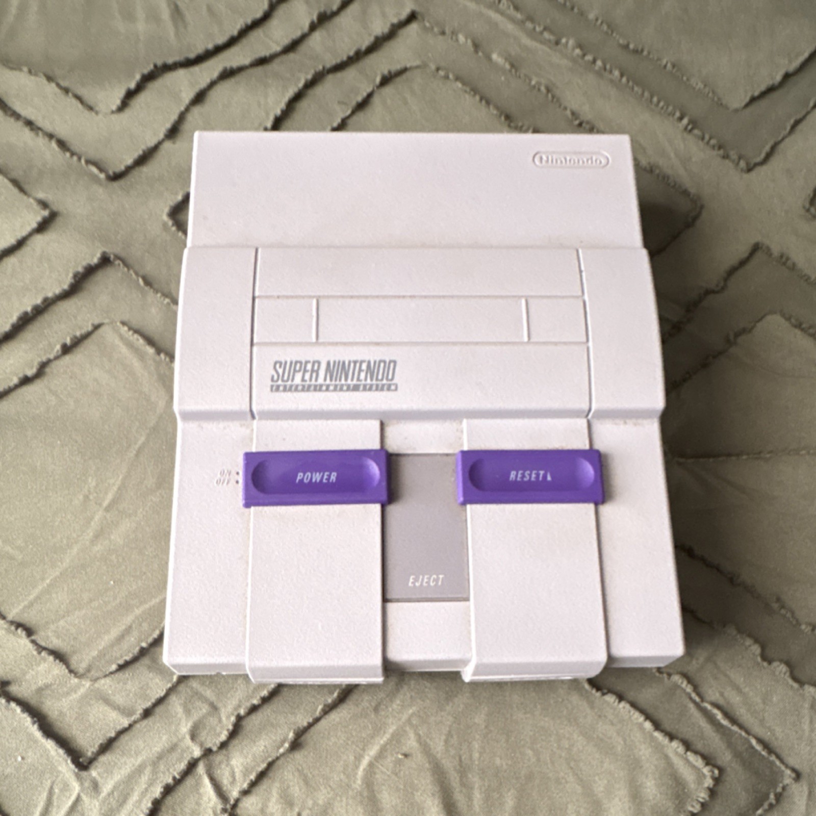 Nintendo Super Nintendo Classic Edition SNES Console Gray Purple HDMI USB 2 Con…