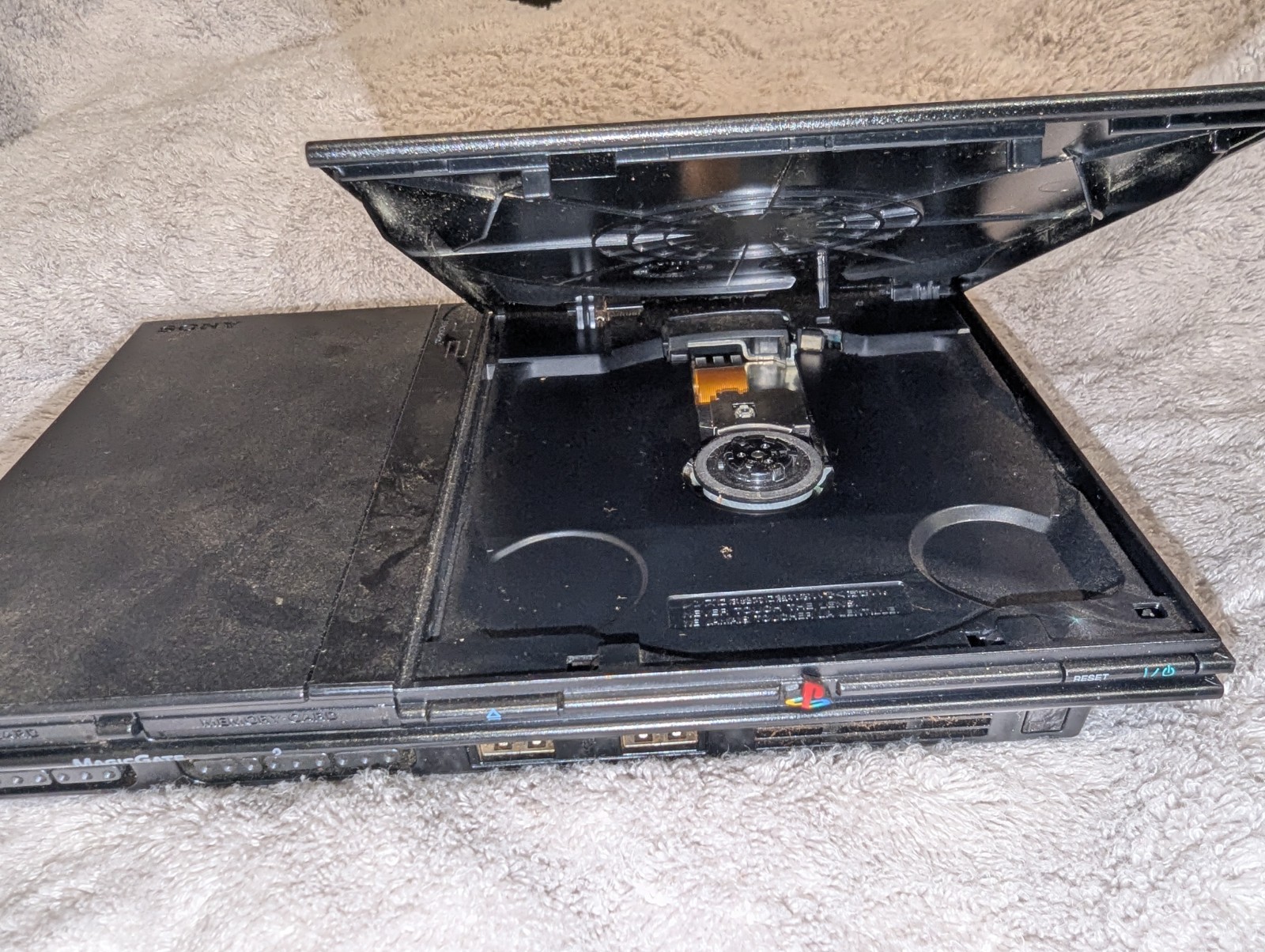 Sony PlayStation 2, SCPH-77001b (Games are NOT included.)