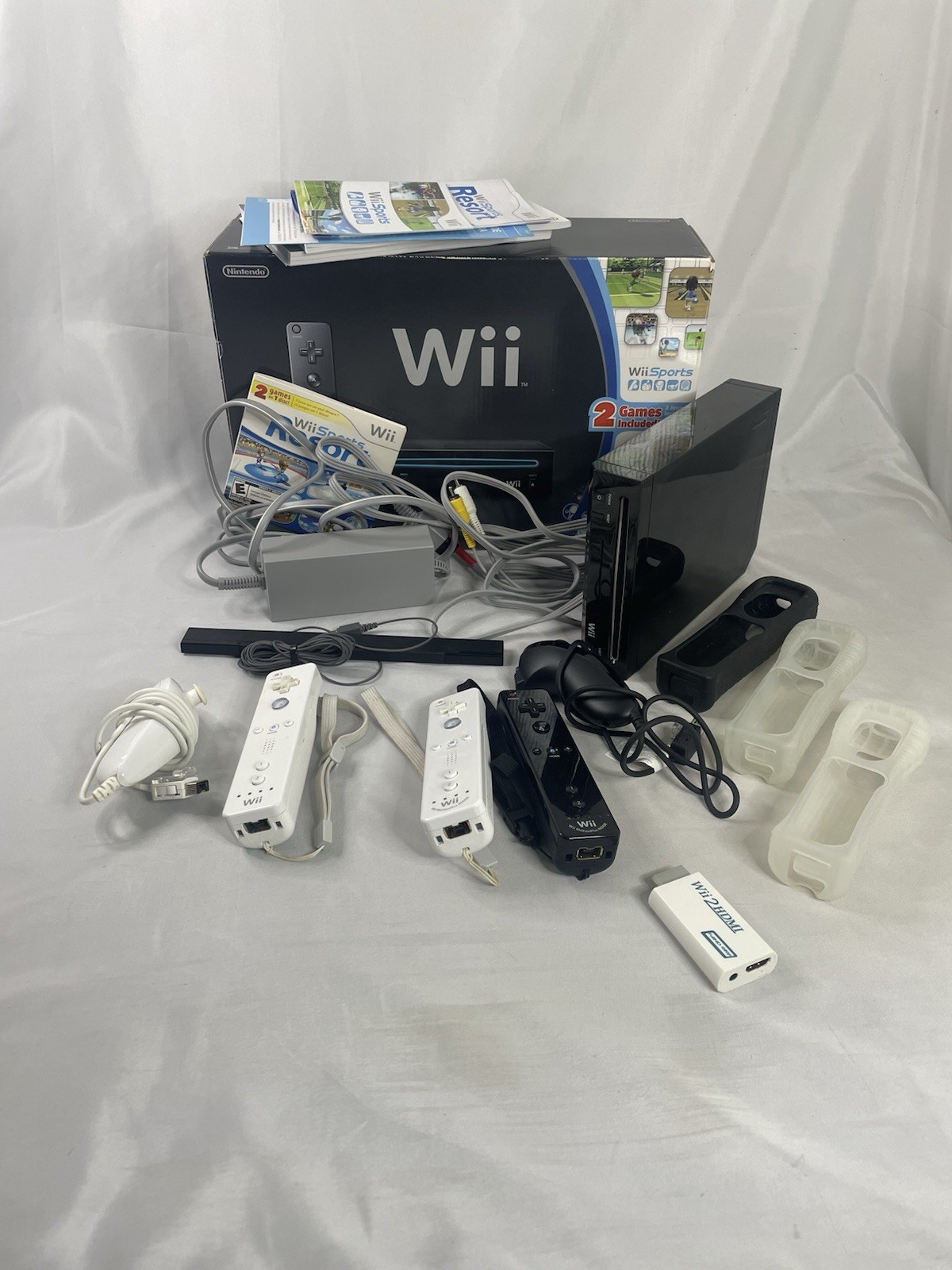 Nintendo Wii Black Console Wii Sports & Resort Bundle Complete In Box (Tested)