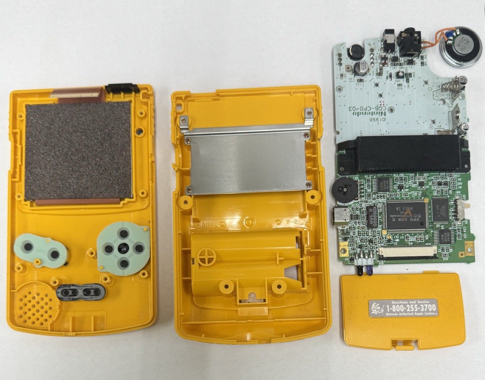Nintendo Game Boy Color Console GBC CGB-001 – Dandelion Yellow & Pokémon Gold