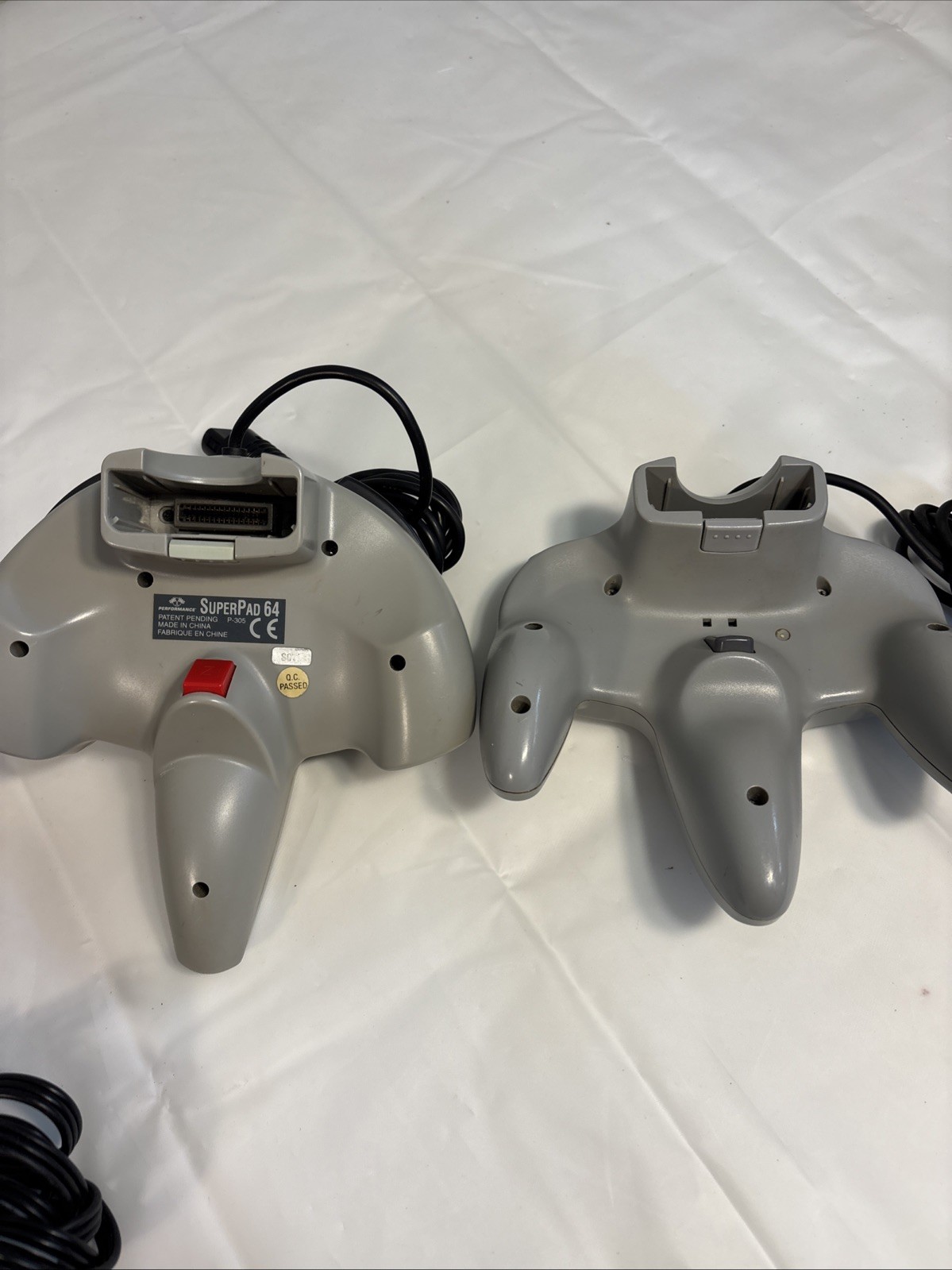 Nintendo 64 N64 Console w/ Memory Expansion 2 Controllers Games & Cords Untested