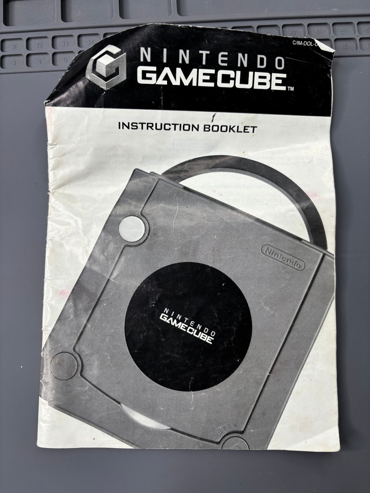 Silver GameCube Console 2 Games and 2 Controllers Bundle DOL-101 (READ DESC)