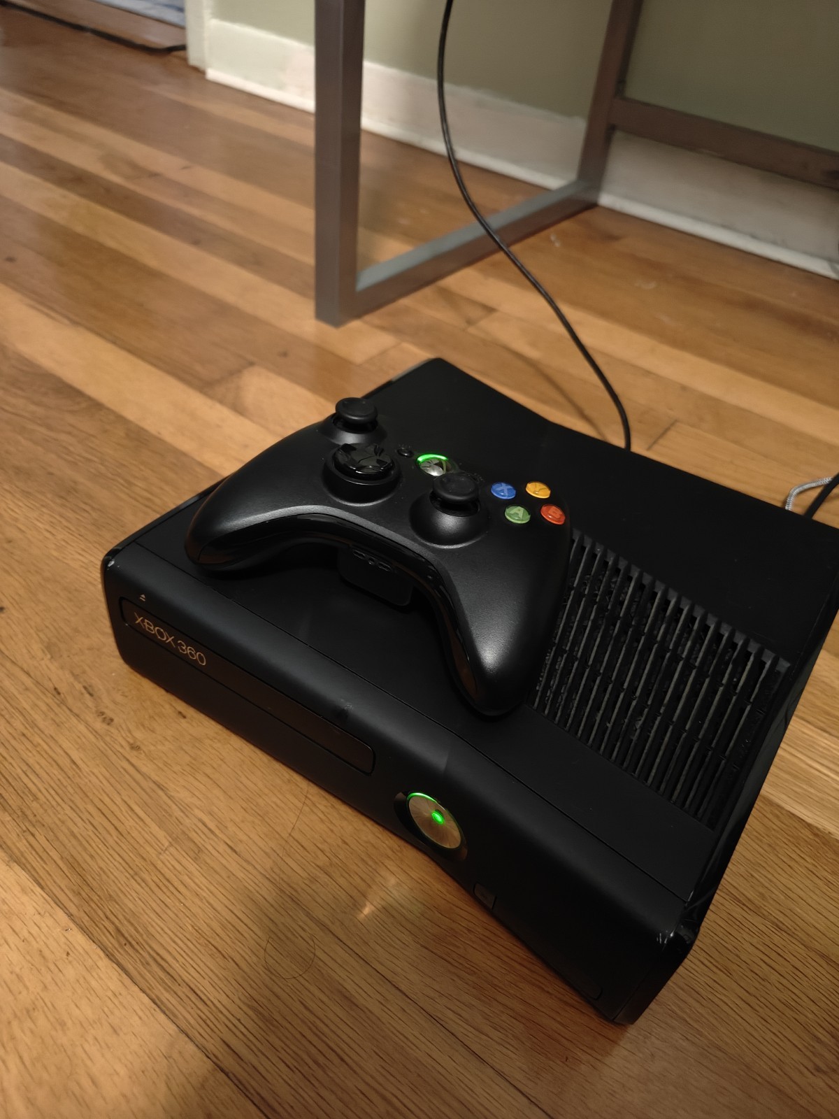 Xbox 360 Slim Console 1439 4GB 10 Game Lot Bundle Tested Controller HDMI RCA