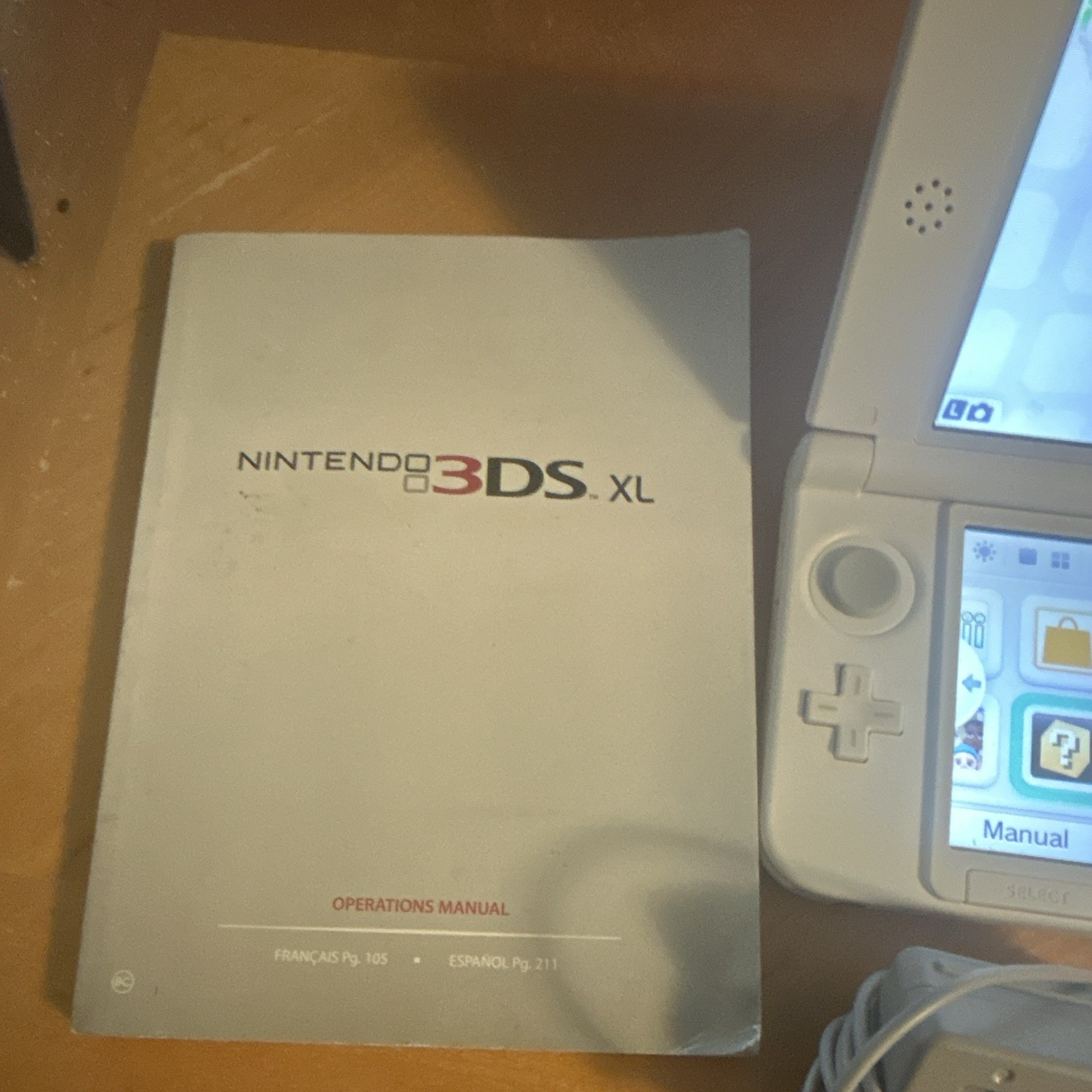 Nintendo 3DS XL White & Pink System w/Charger