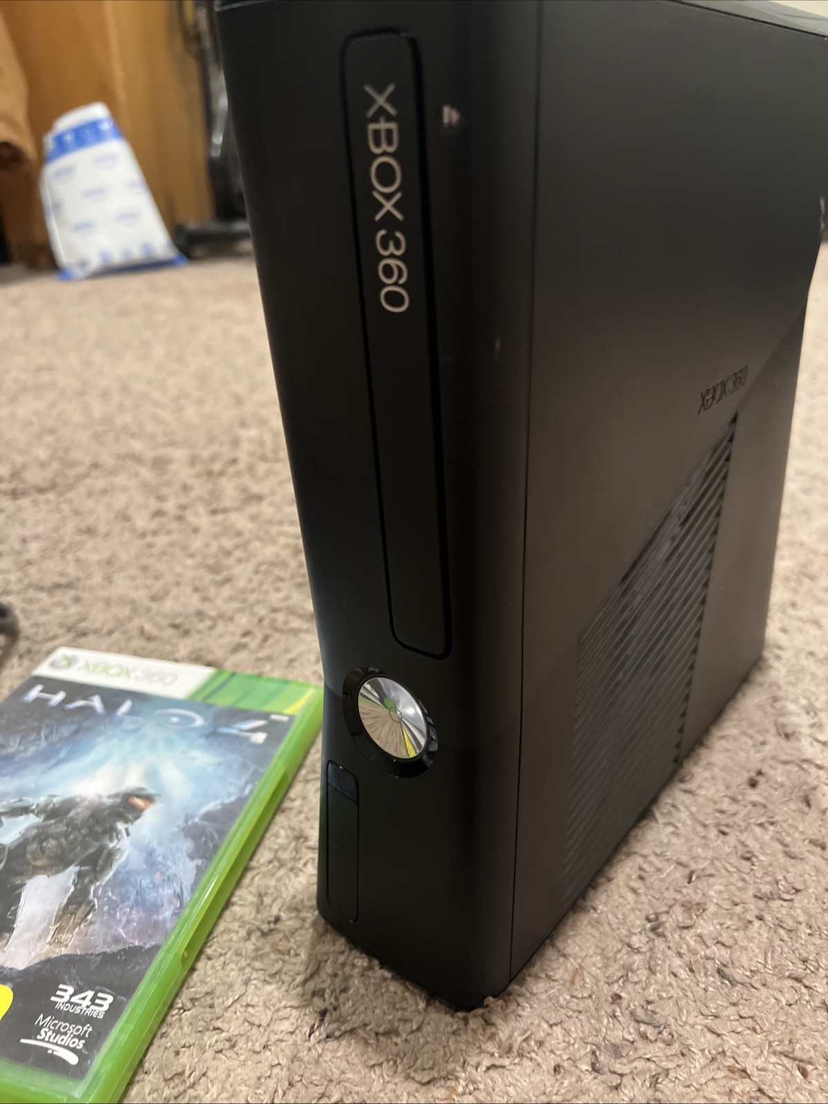 Microsoft Xbox 360 Console With Halo 4 & Wireless Controller Working!