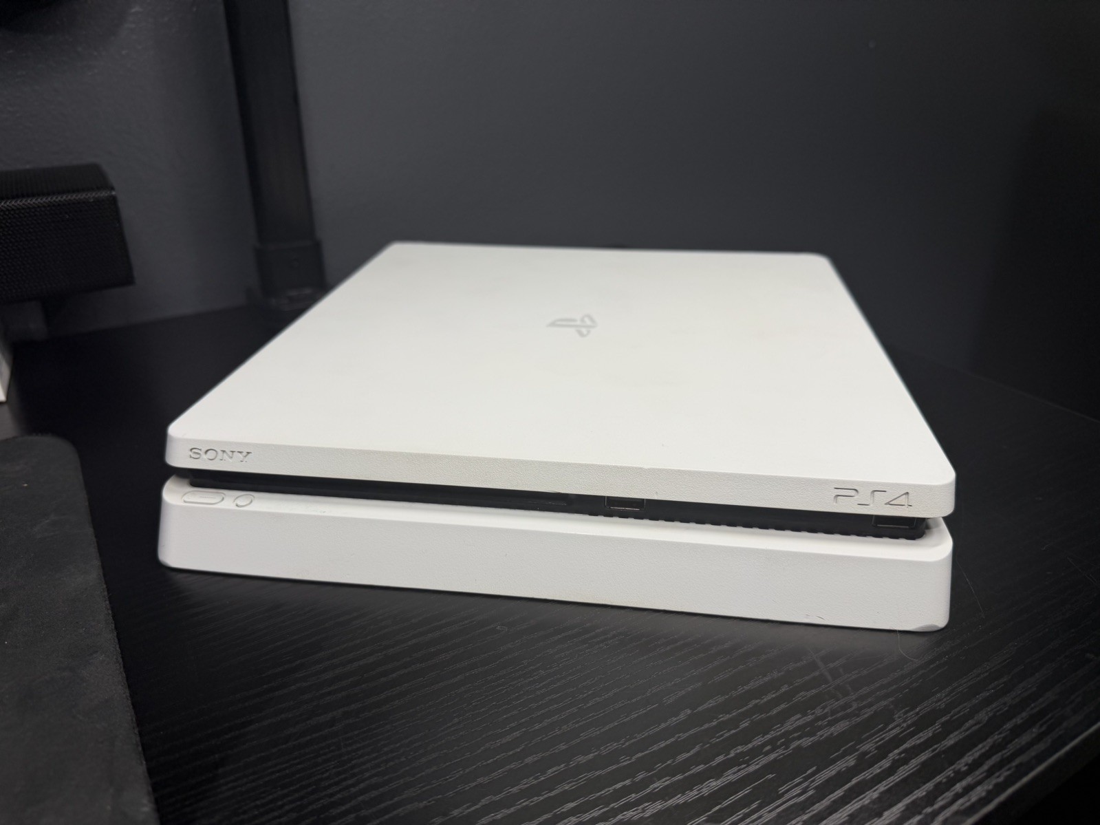 Sony Playstation 4 CUH2200AB02 Home Console – White