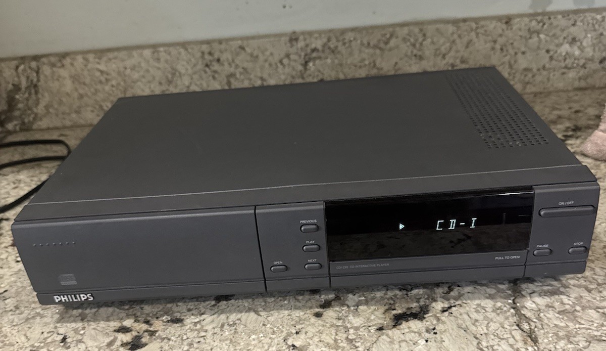Philips CDI 220/37 Interactive Multimedia Player Gaming System CONSOLE TESTED