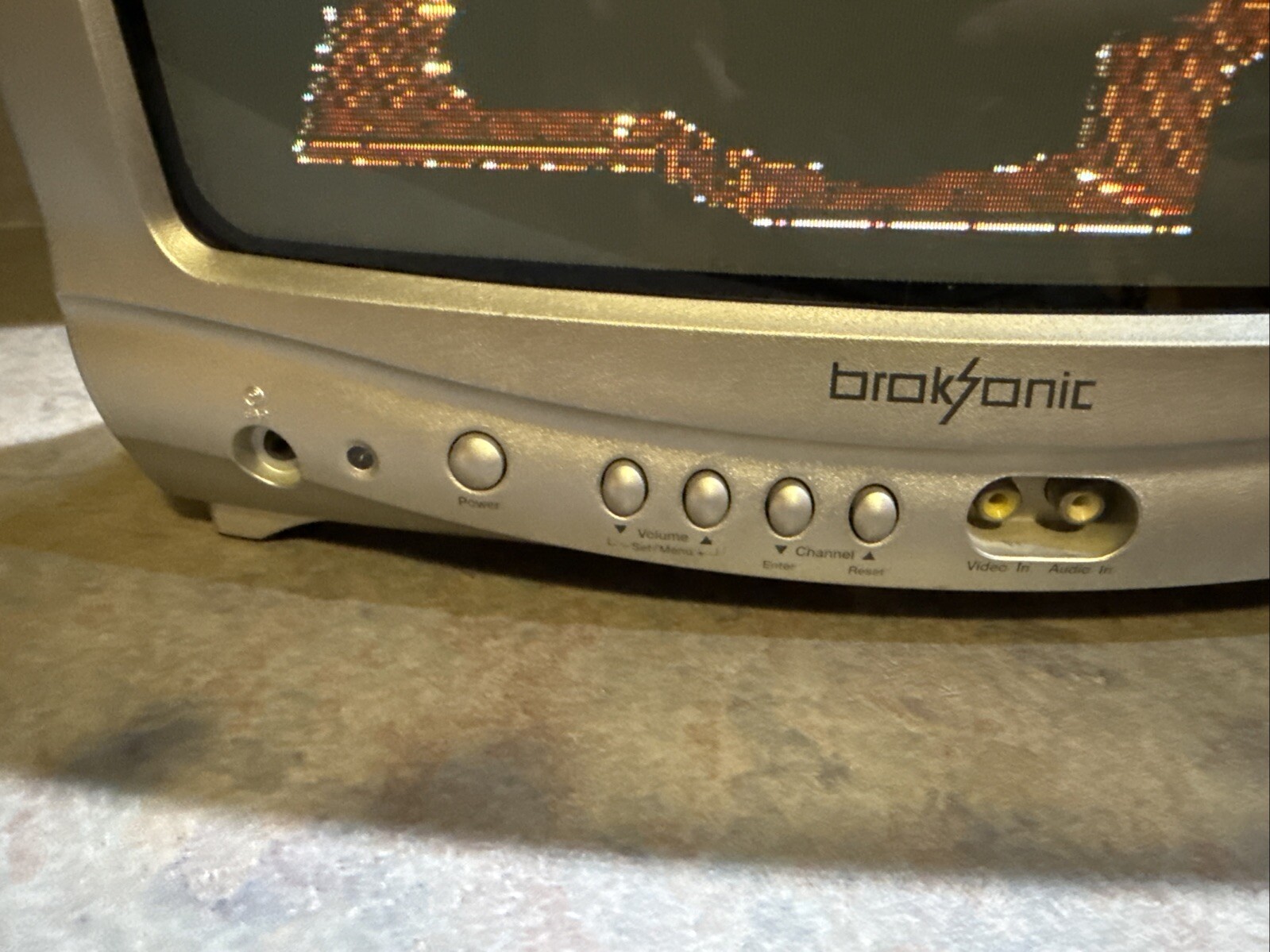 Bro sonic 13 In Model No cTGV-4563TCt Tv Rv/ Video Games