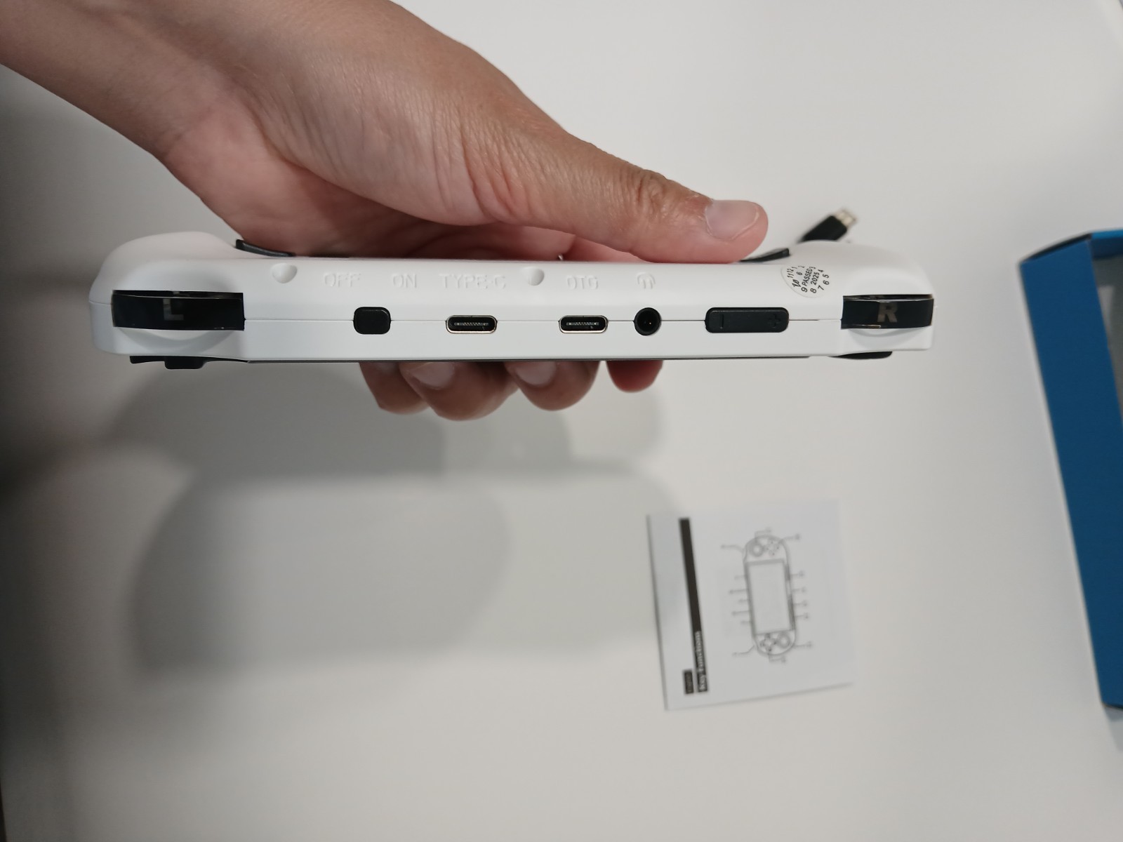 2929 Portable Gaming Console – IPS Screen, RGB Lighting, Rechargeable Battery