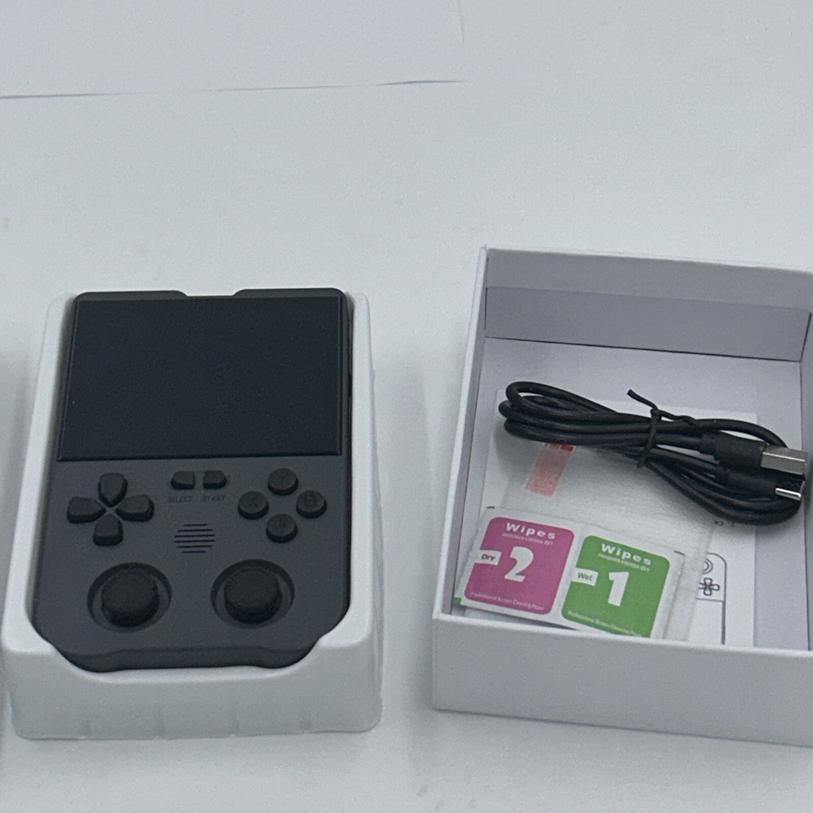 XU10 * RK3326S 64bit A35 3.5inch * IPS Handheld Game Console * NEW * Gray