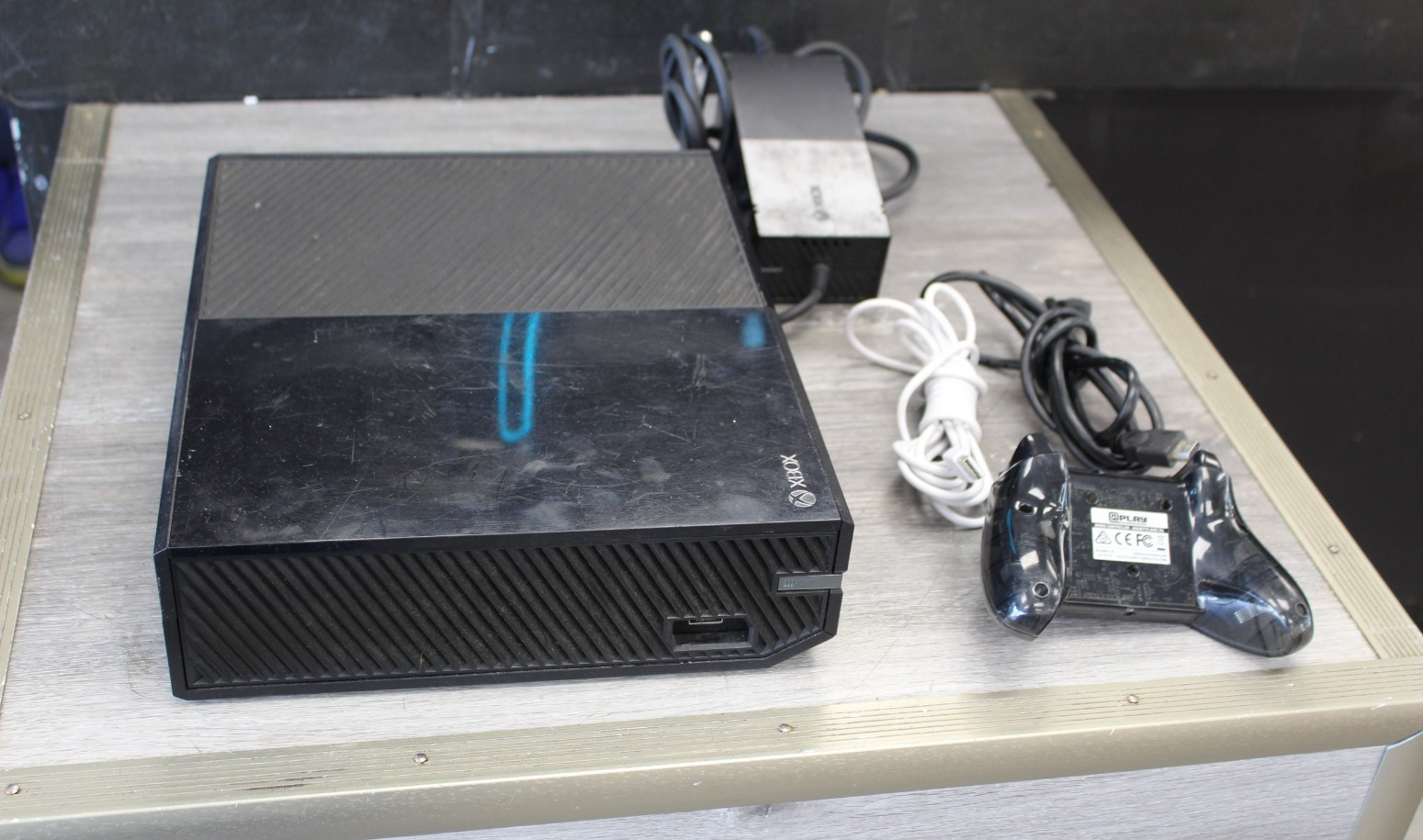 Microsoft Xbox One 500GB Console Original – Black with Wired Controller
