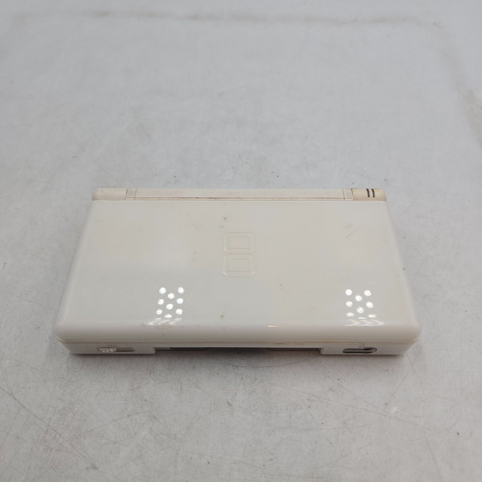 Nintendo DS Lite Console USG-001 – Polar White – GOOD CONDITION