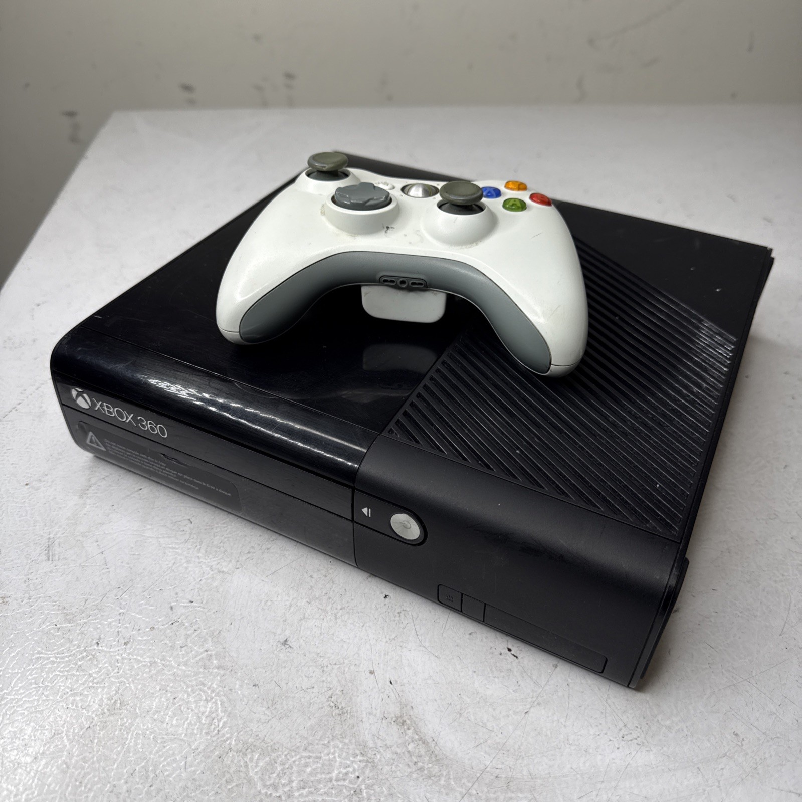Microsoft Xbox 360 E Console **READ** 4GB *CONSOLE W/CONTROLLER ONLY*
