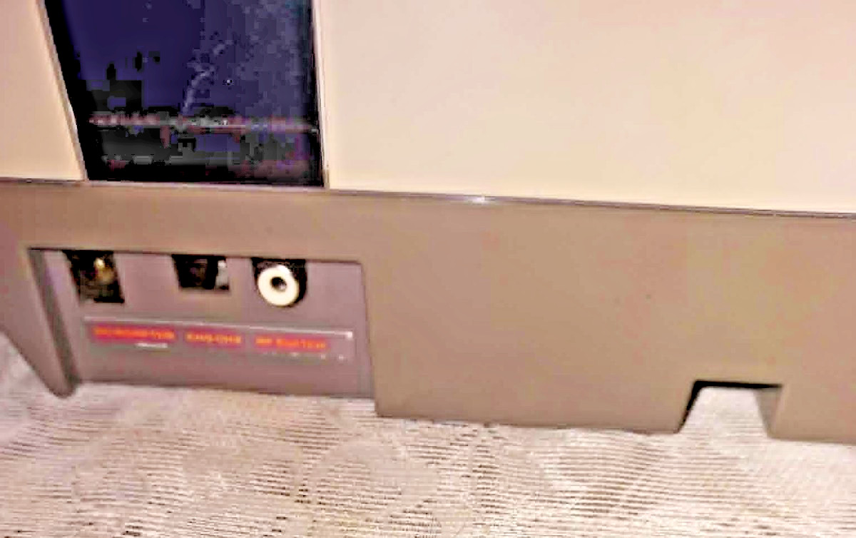 Original 1985 Nintendo NES-001 Console For Repair! – Blinking Red Light 1 Game