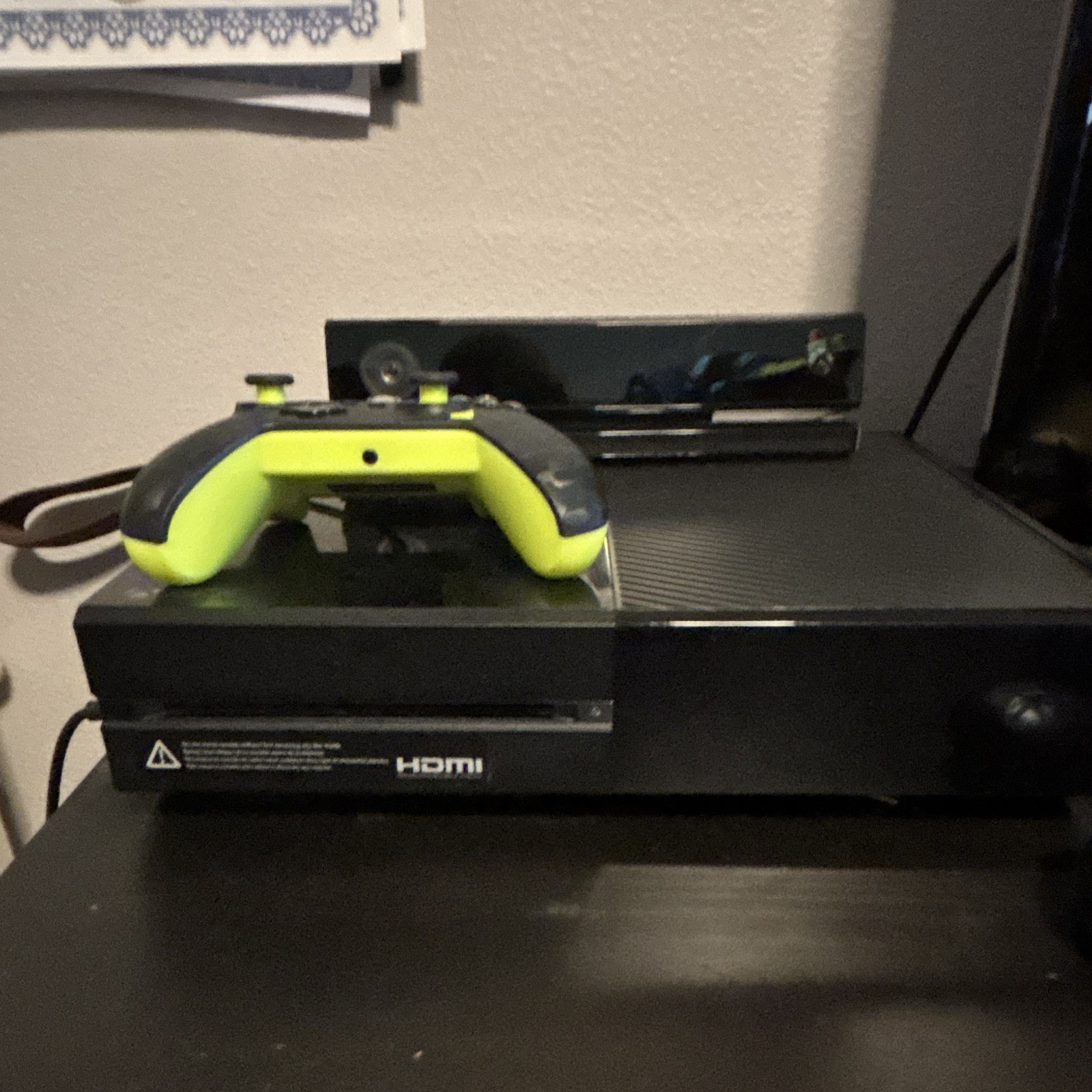 Microsoft Xbox One Home Console Black/Green w/ Wired Controller & Kinect