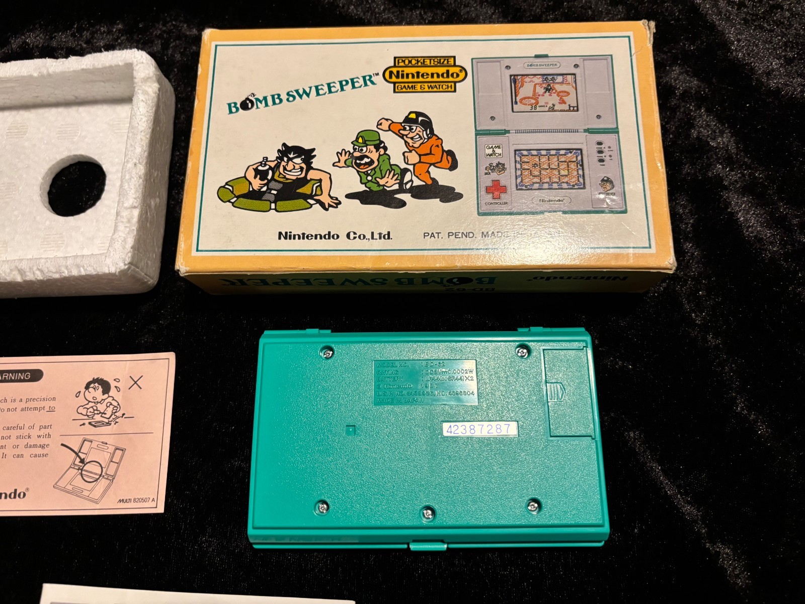 Nintendo Game BOMB SWEEPER electronic operated classic toy collector hobby