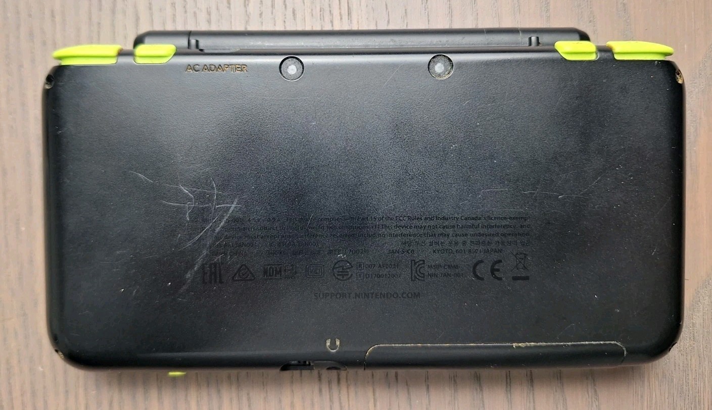 New Nintendo 2DS XL Lime Black | Charger + 32GB SD Card | Region Free USA