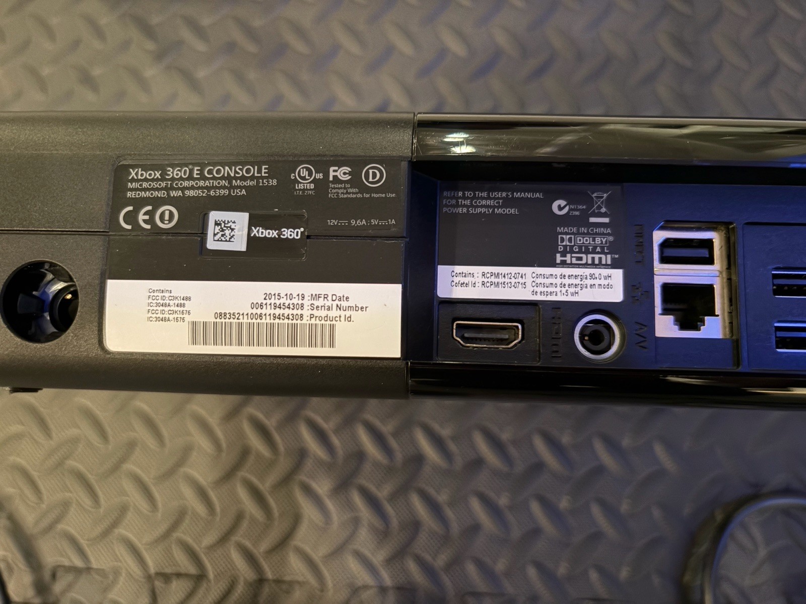 Microsoft Xbox 360 E Console 250 GB HDD OEM Controller Power Cord HDMI Bundle