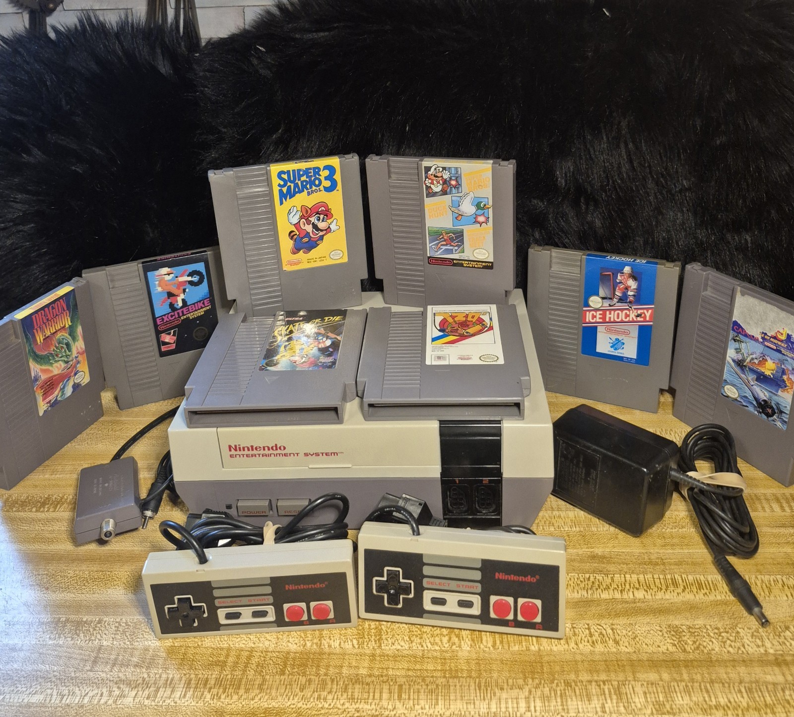 Original Nintendo NES Entertainment System Console Game 8 Games 2 Controllers!