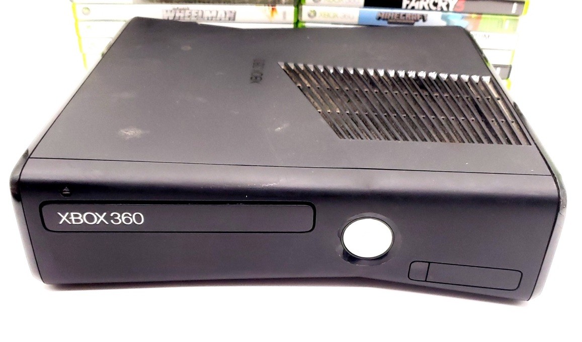 Microsoft Xbox 360 S Console – Black (1439) 250GB Drive & 34 Games SYSTEM WORKS