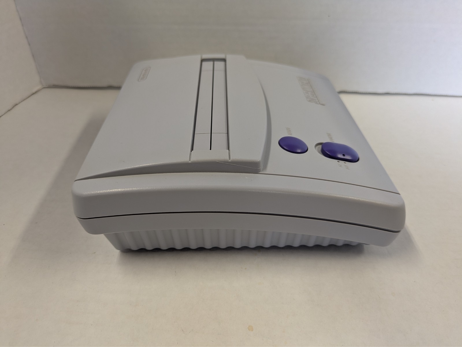 SNES JR – RGB bypass, S-Video, New caps, Regulator, C11 Cap, LED. Great Shape!