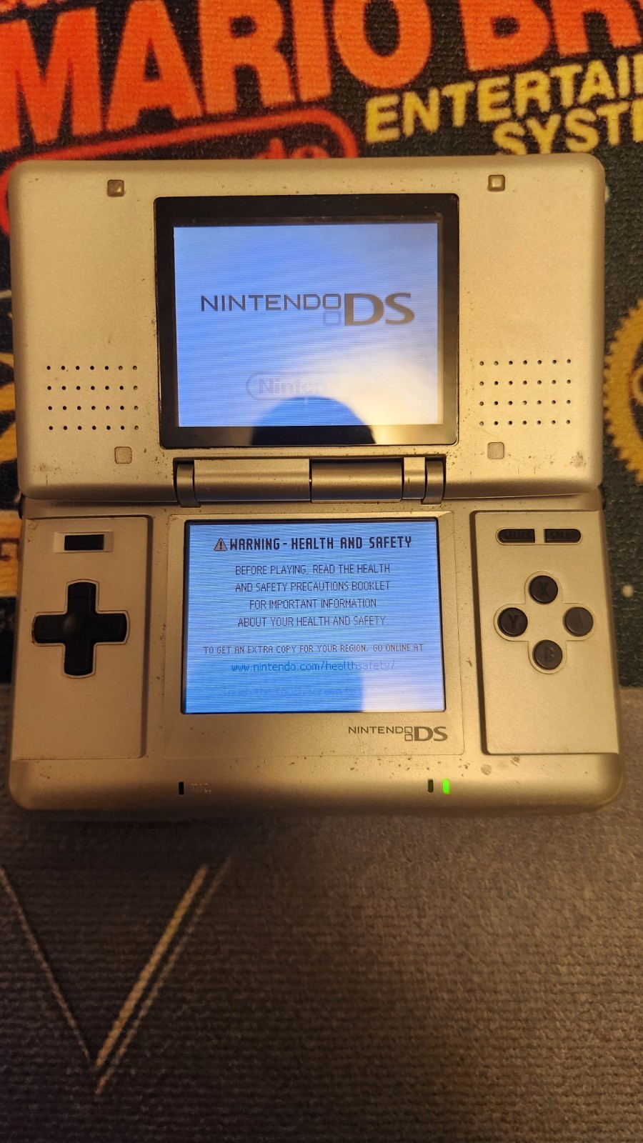 Nintendo DS Silver/Black Handheld System Dual Screen Headphone Jack Console