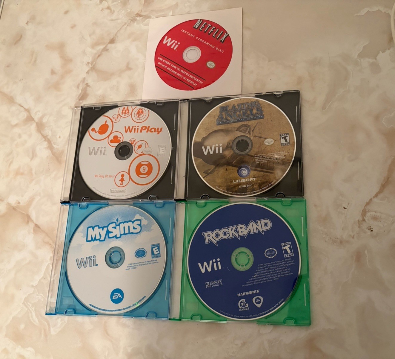 Nintendo Wii RCL-001 Console Bundle Lot w/ 15 Games (Mario Kart, Guitar Hero)