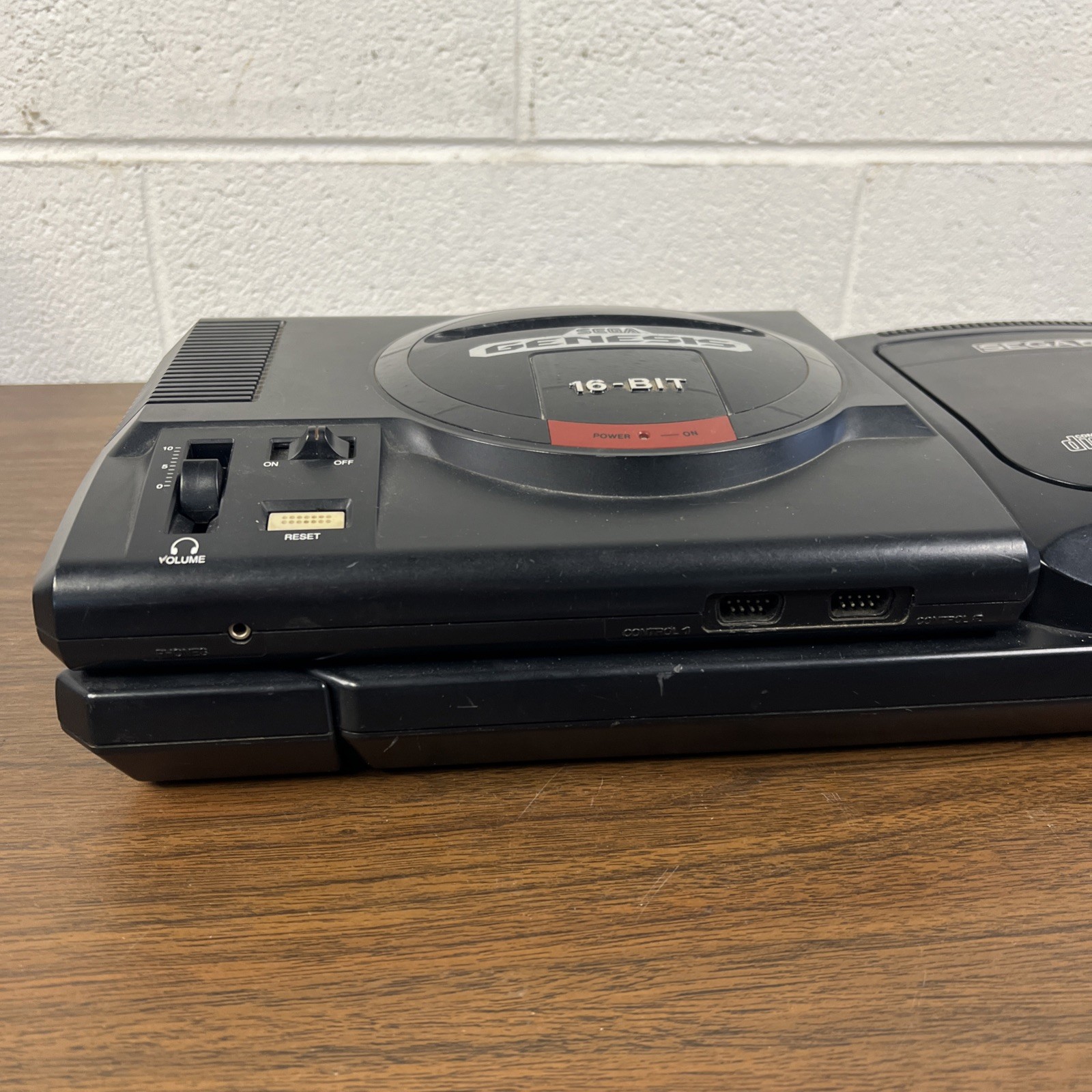 SEGA Genesis Model 1 1601 SEGA CD Model 2 MK-4102 2 Controllers Working NO CORDS