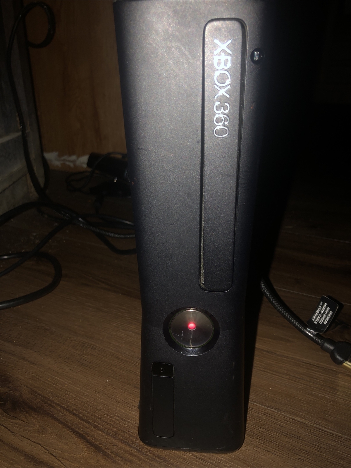 Xbox 360 S With RROD. With Kinect And Halo Special Edition Controller.