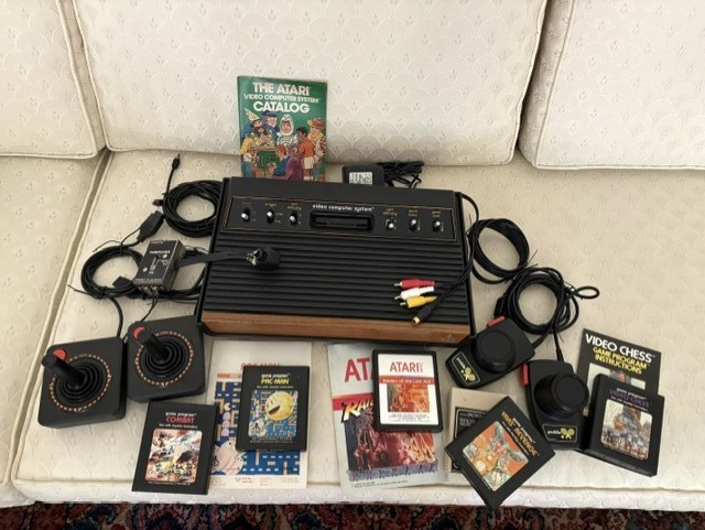 Atari 2600 Vintage 1980 Video Computer System Works on modern TV’s EXCELLENT!