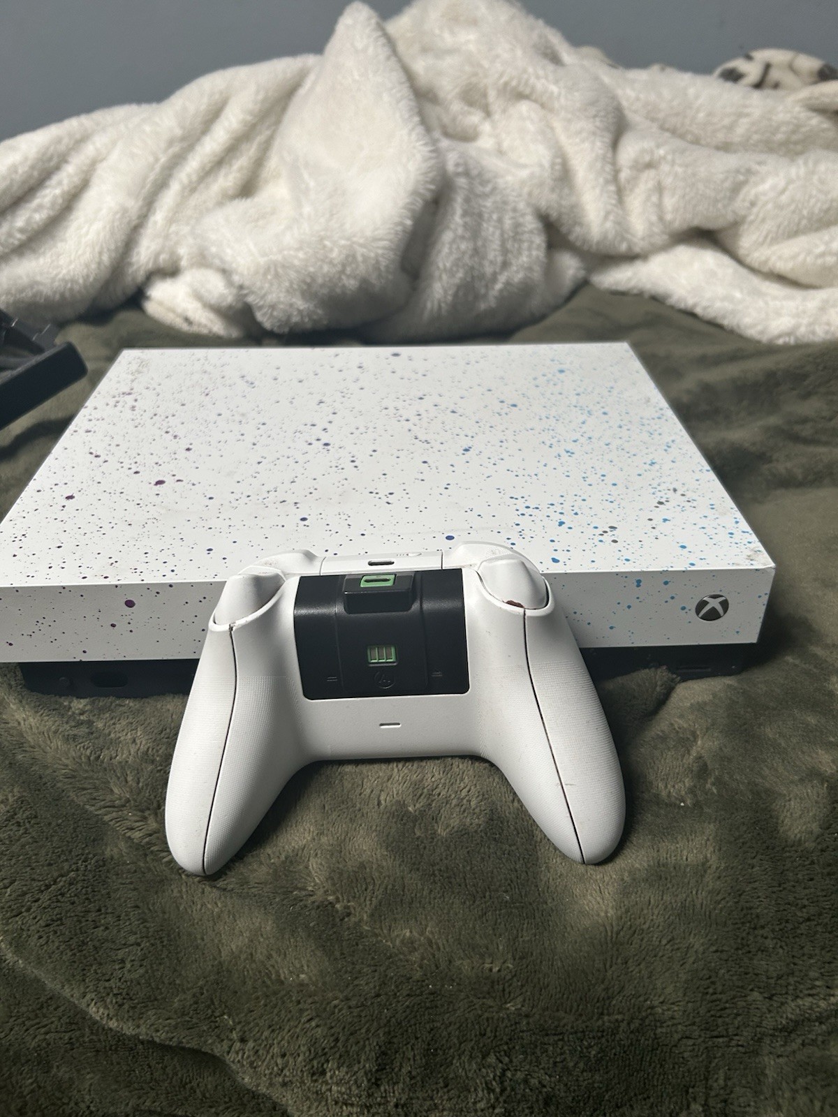 Microsoft Xbox One Console Custom Paint White Black Blue Purple with Controller
