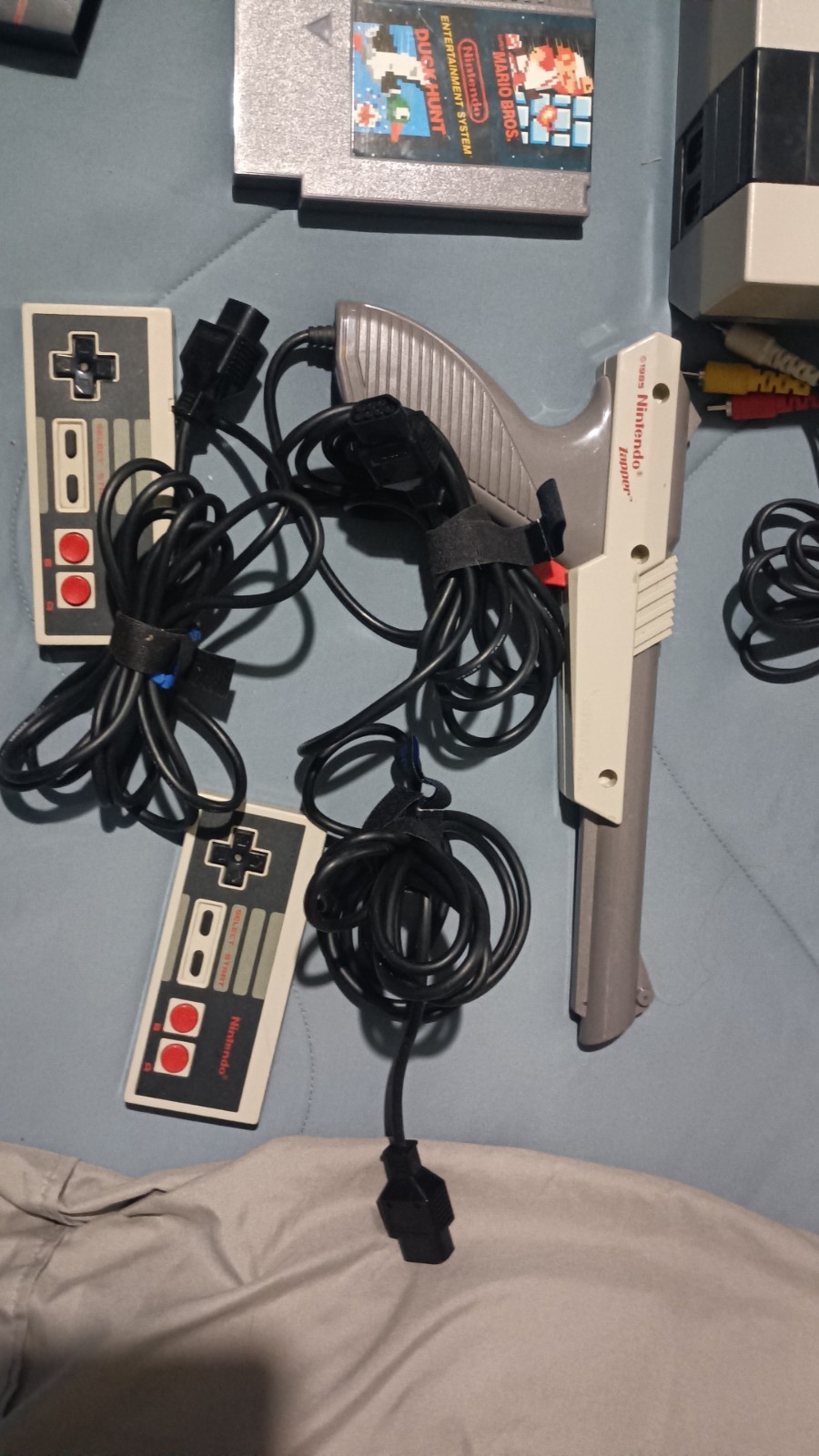 Nintendo NES Action Set w/ Box, 2 Controllers, Zapper Light Gun
