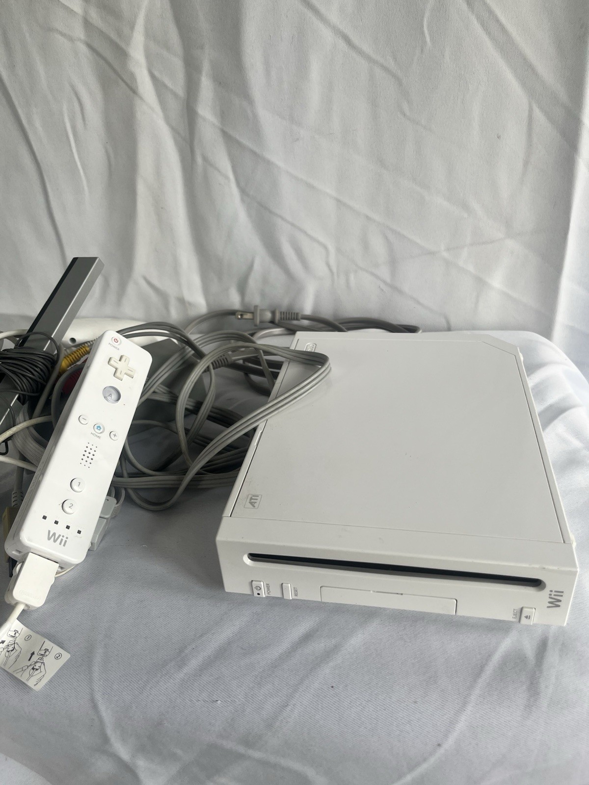 Nintendo Wii Tested and working NTSC-U/C w Remote, Nunchuk, Cables complete