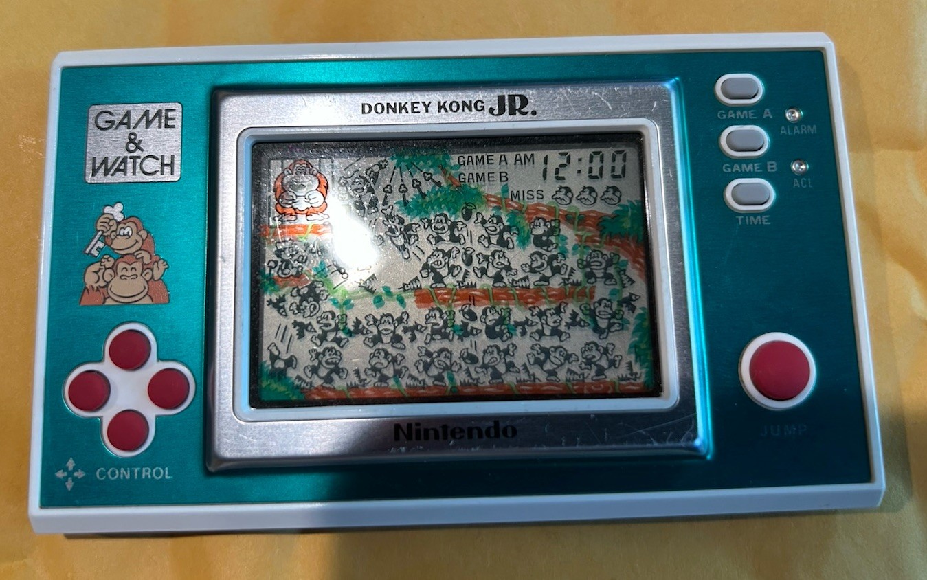 TESTED WORKING 1983 Nintendo Game & Watch Donkey Kong Jr Handheld Vintage