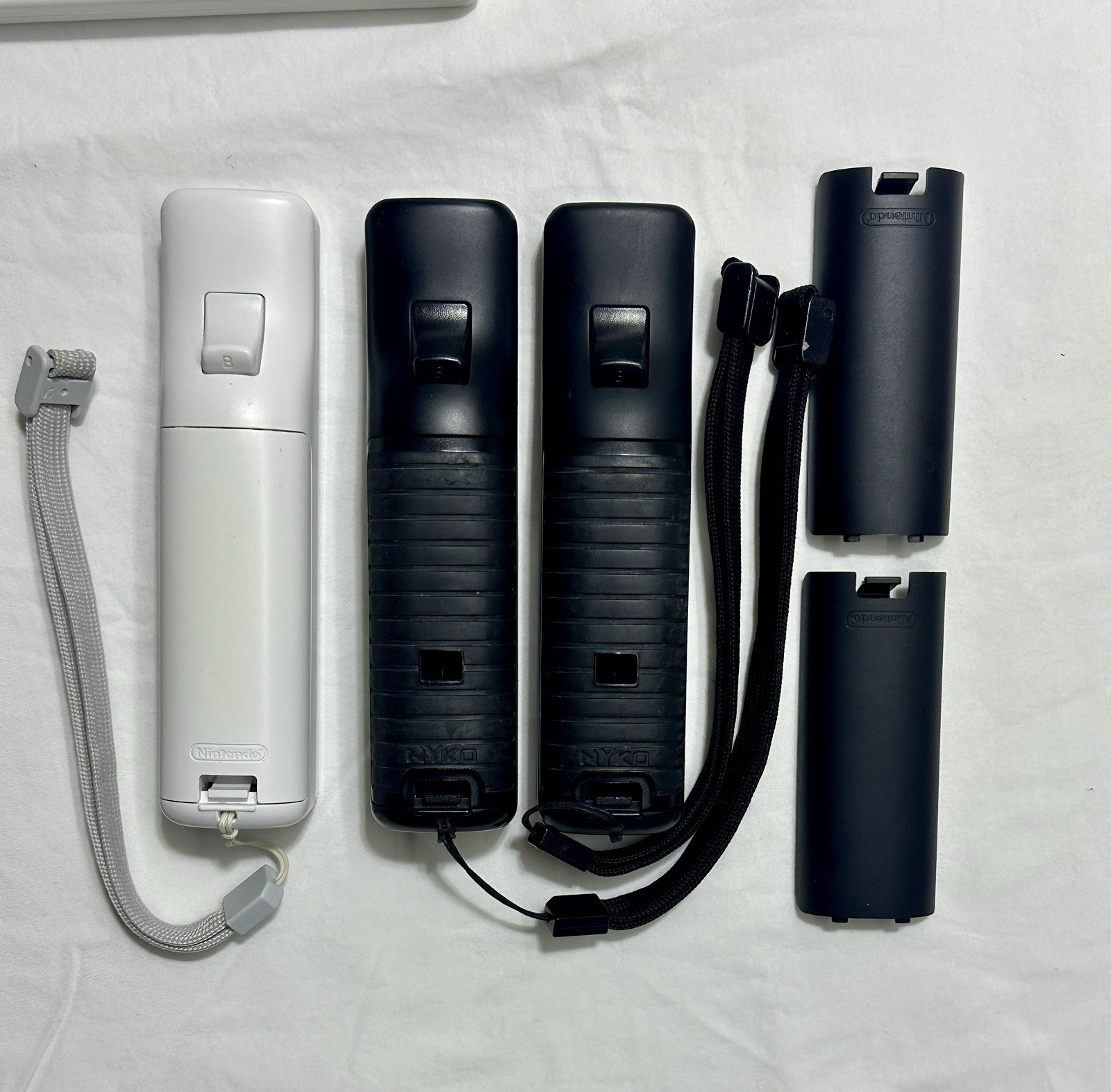 Nintendo Wii RVL-001 Bundle 3 Remotes 2 Nunchucks MotionPlus Tested