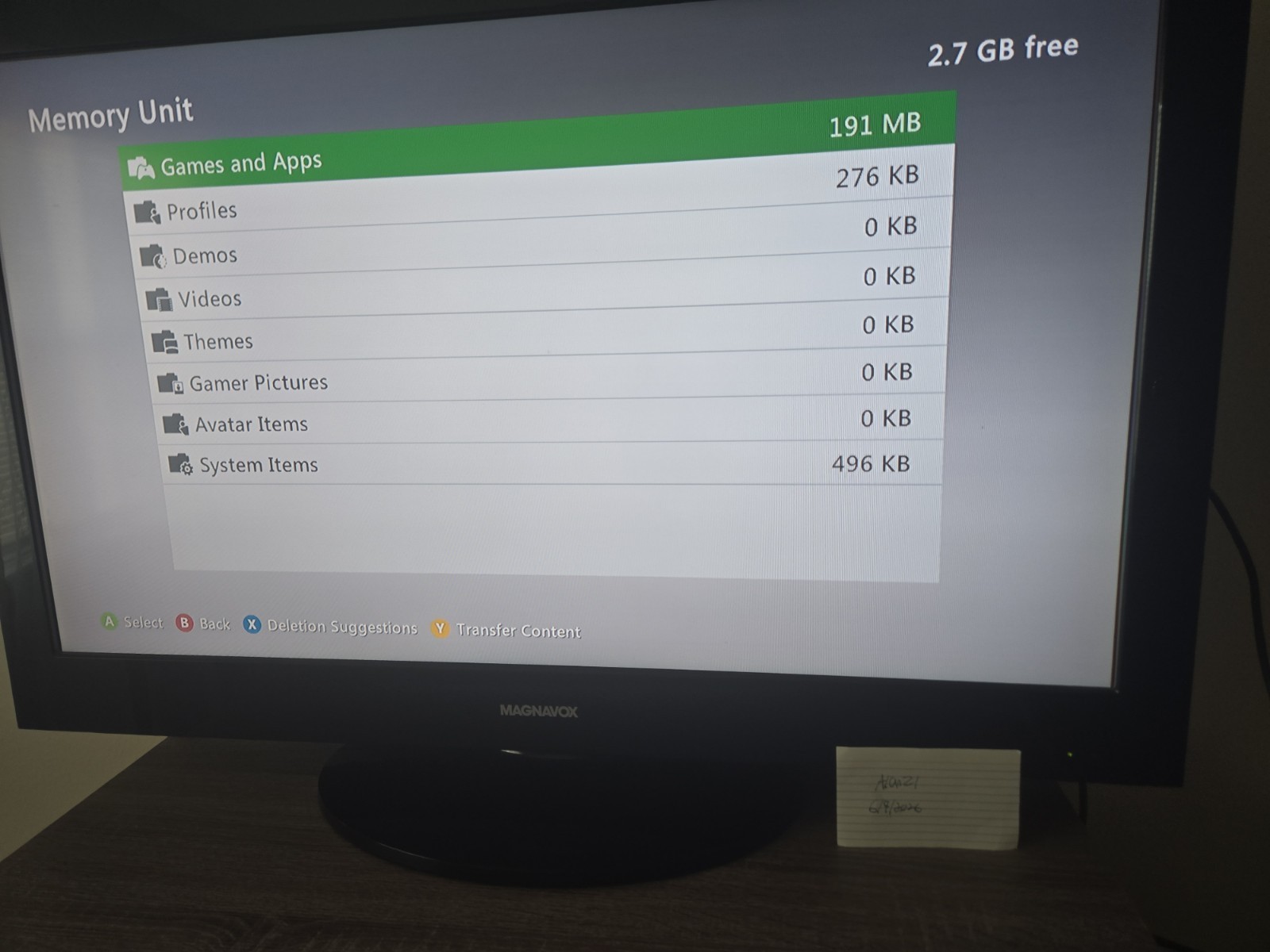 Microsoft Xbox 360 S 4GB Shiny Black Console with Controller and Power Cords