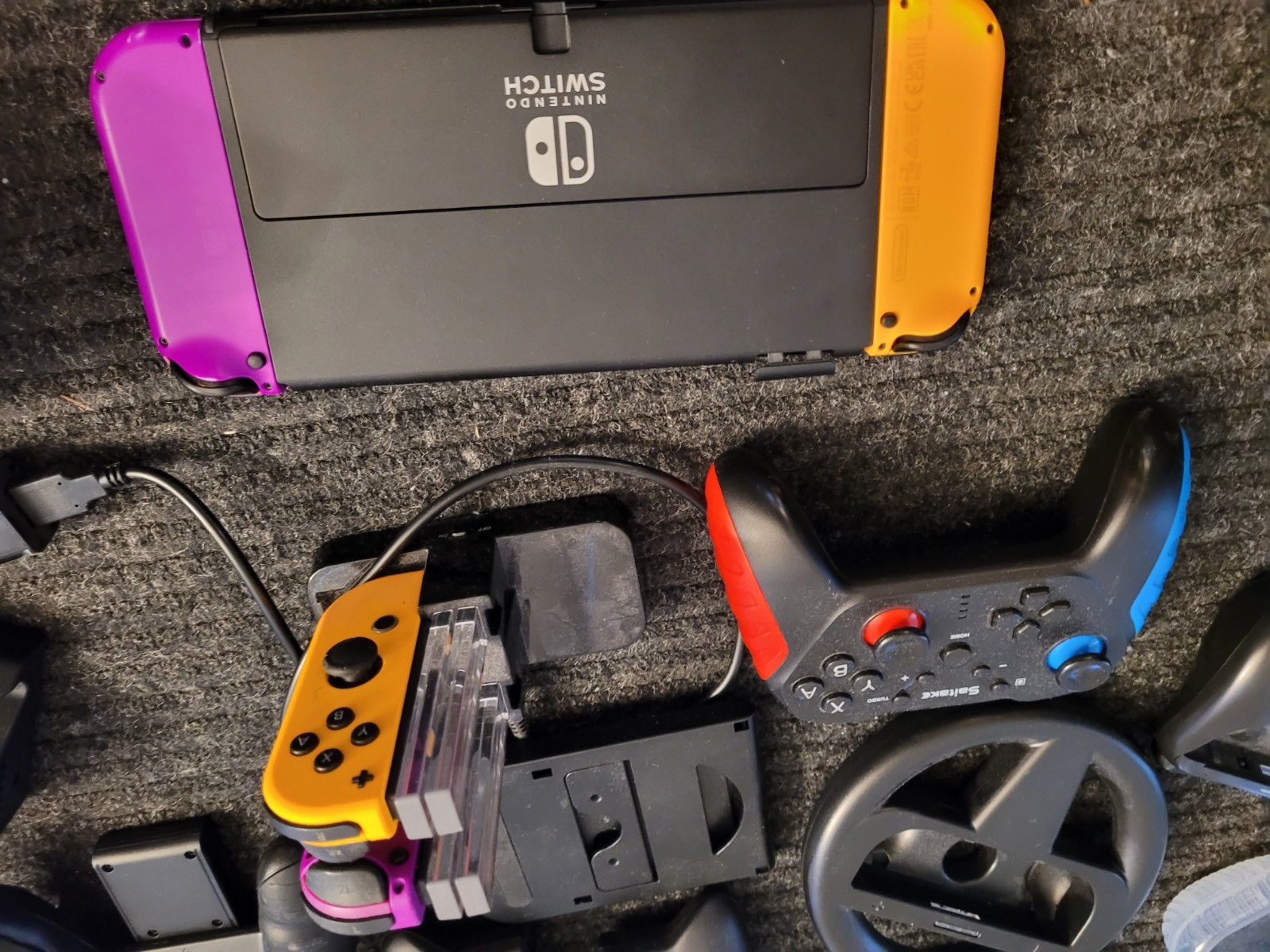 Switch OLED, 256gb Ext Mini Sd with 6 Joycons no drift & massive accessories Lot