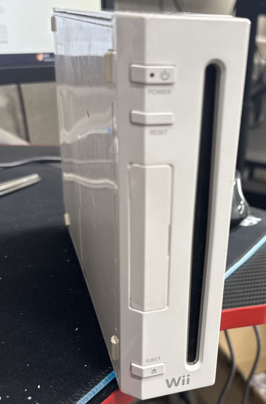 Nintendo Wii RVL-001 512 MB Home Console – White